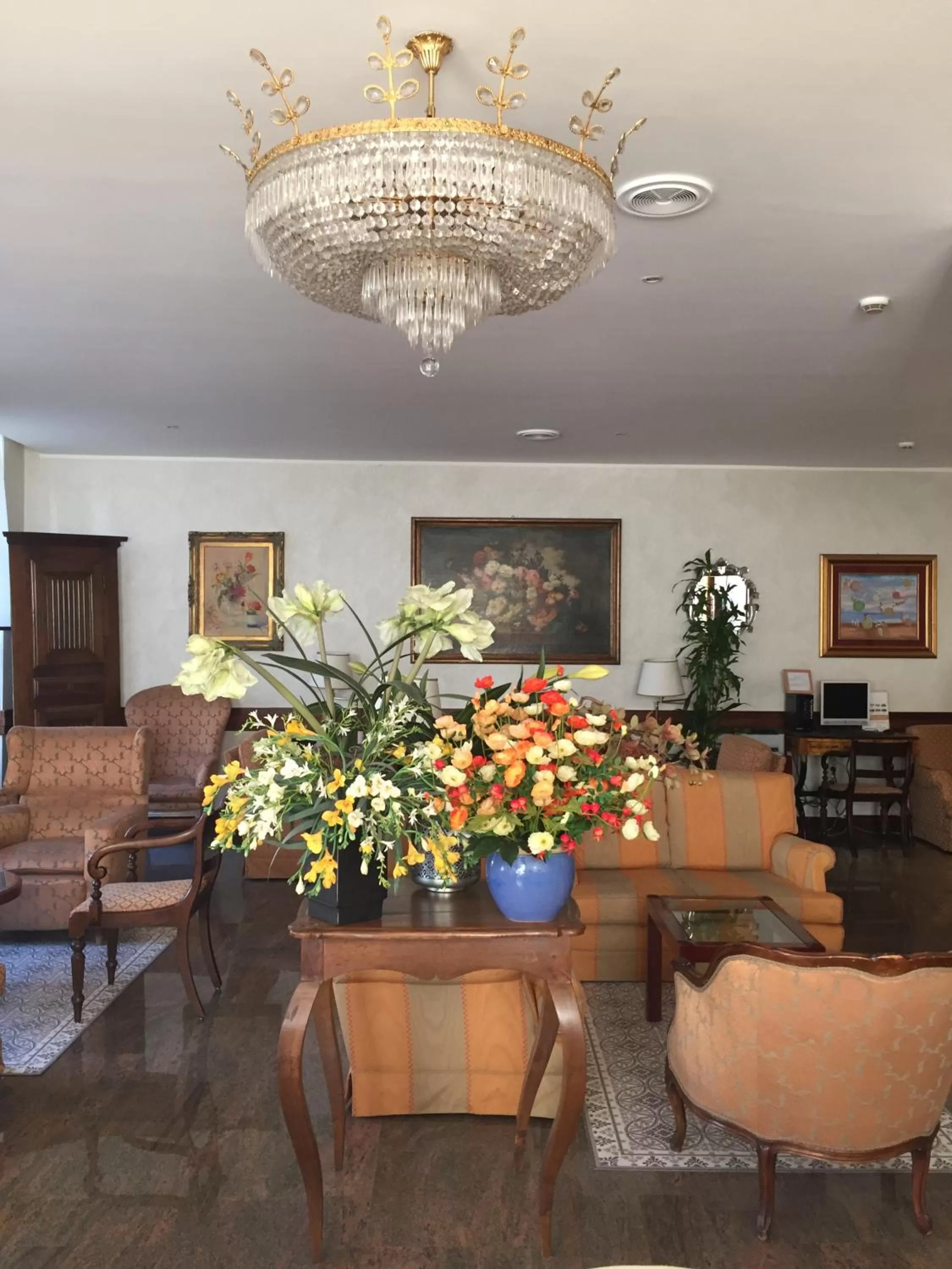 Lobby or reception in Hotel Bristol