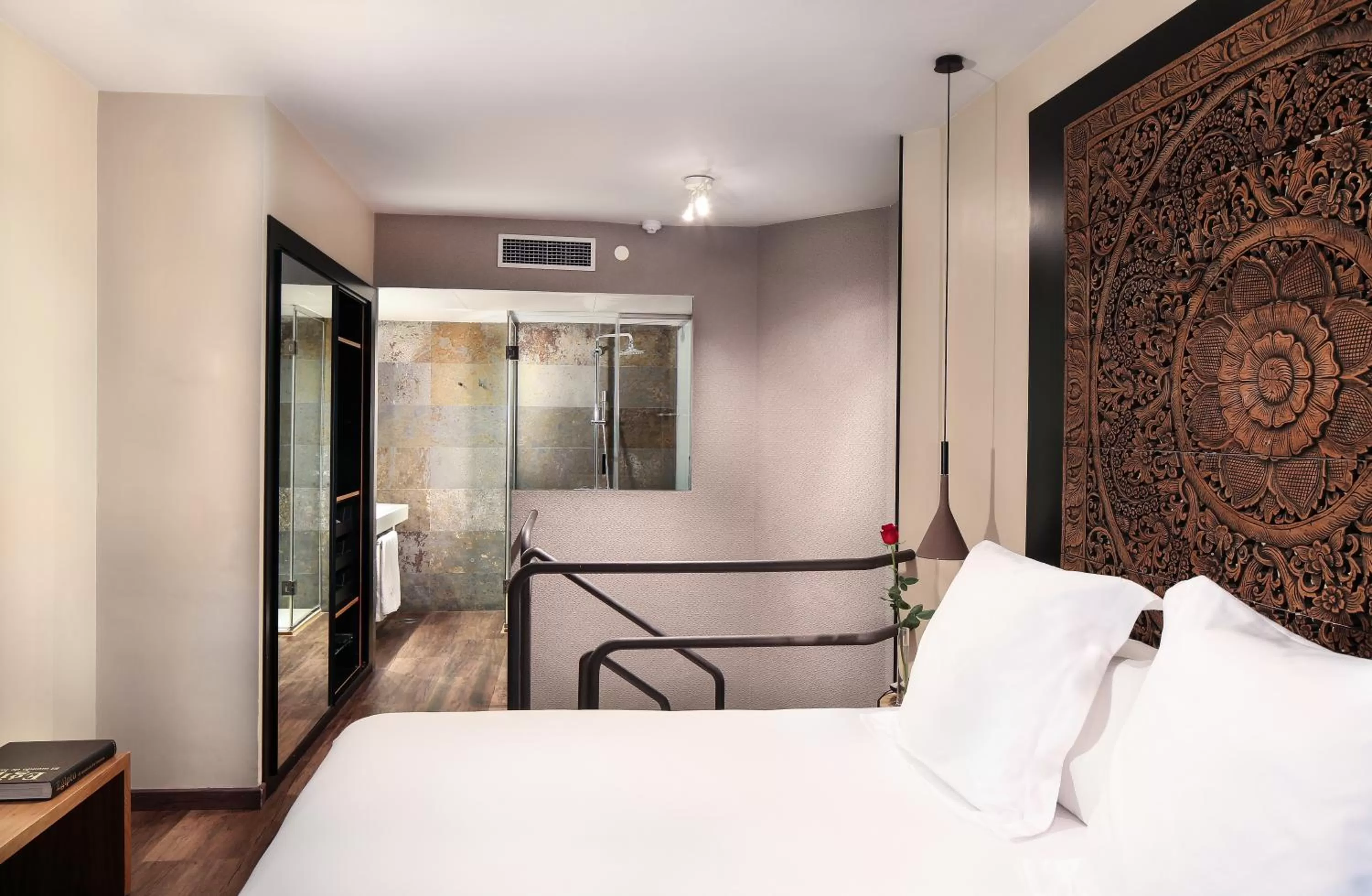 Bed in Hotel Gran Derby Suites, a Small Luxury Hotel of the World