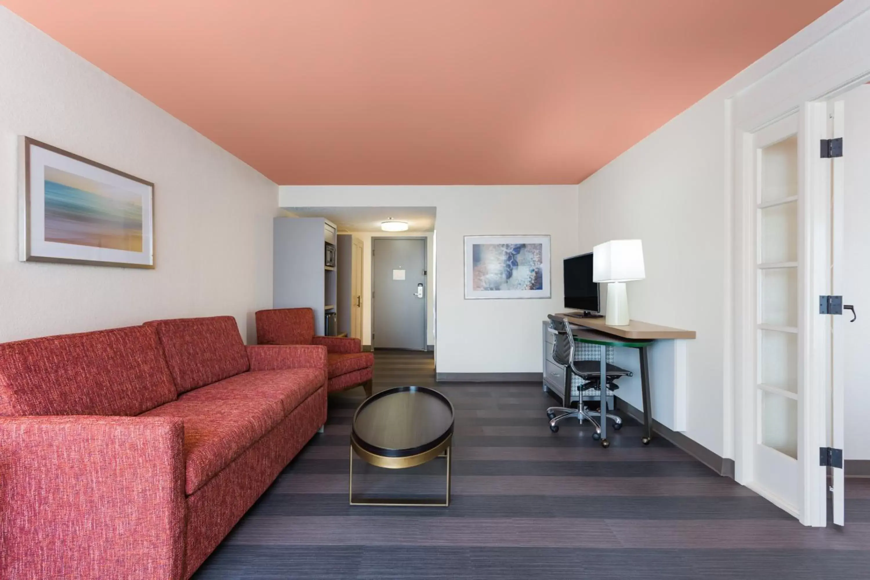 Queen Suite in Holiday Inn Timonium by IHG Queen Suite in Holiday Inn Timonium by IHG