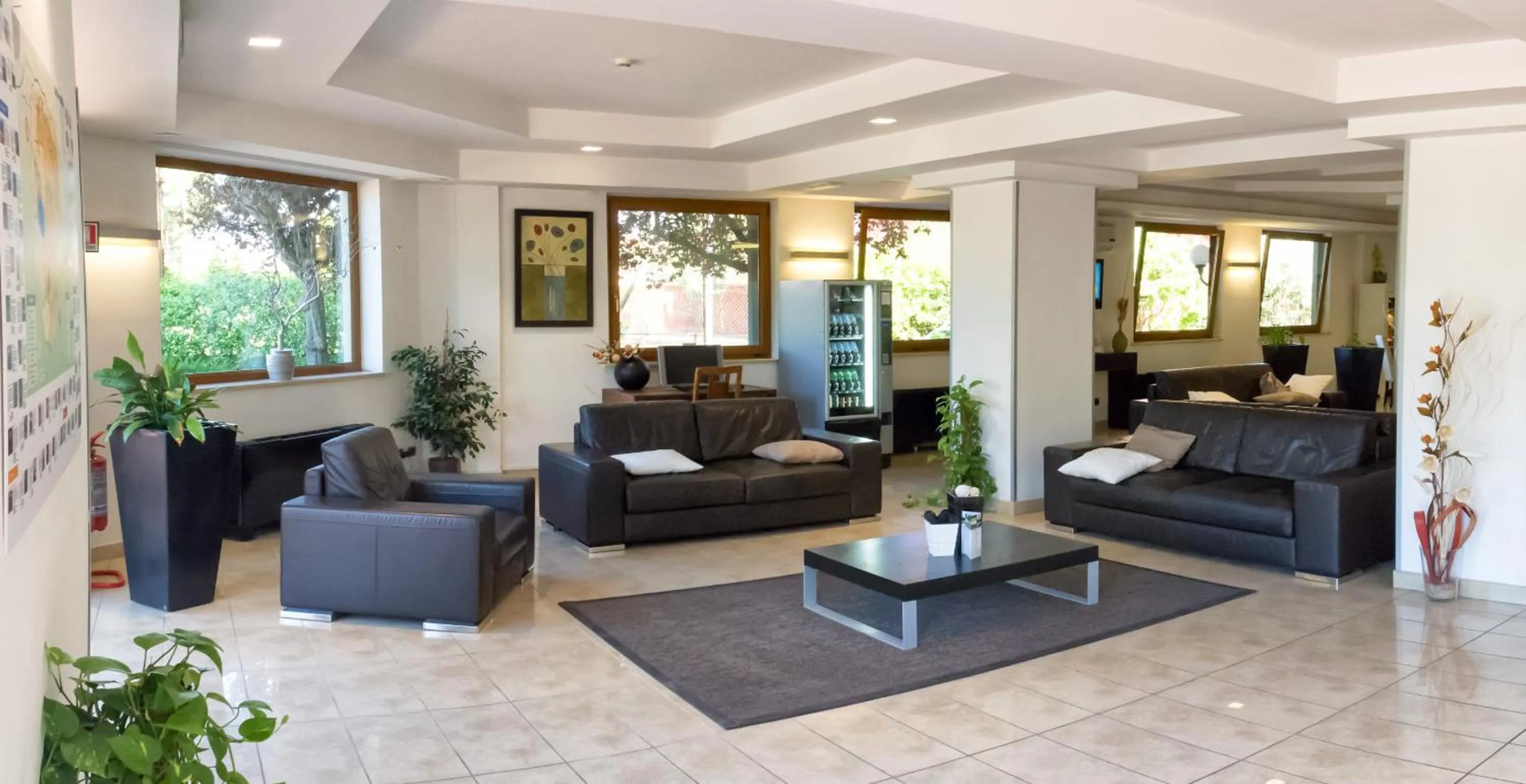 Lobby or reception in Excel Hotel Roma Ciampino