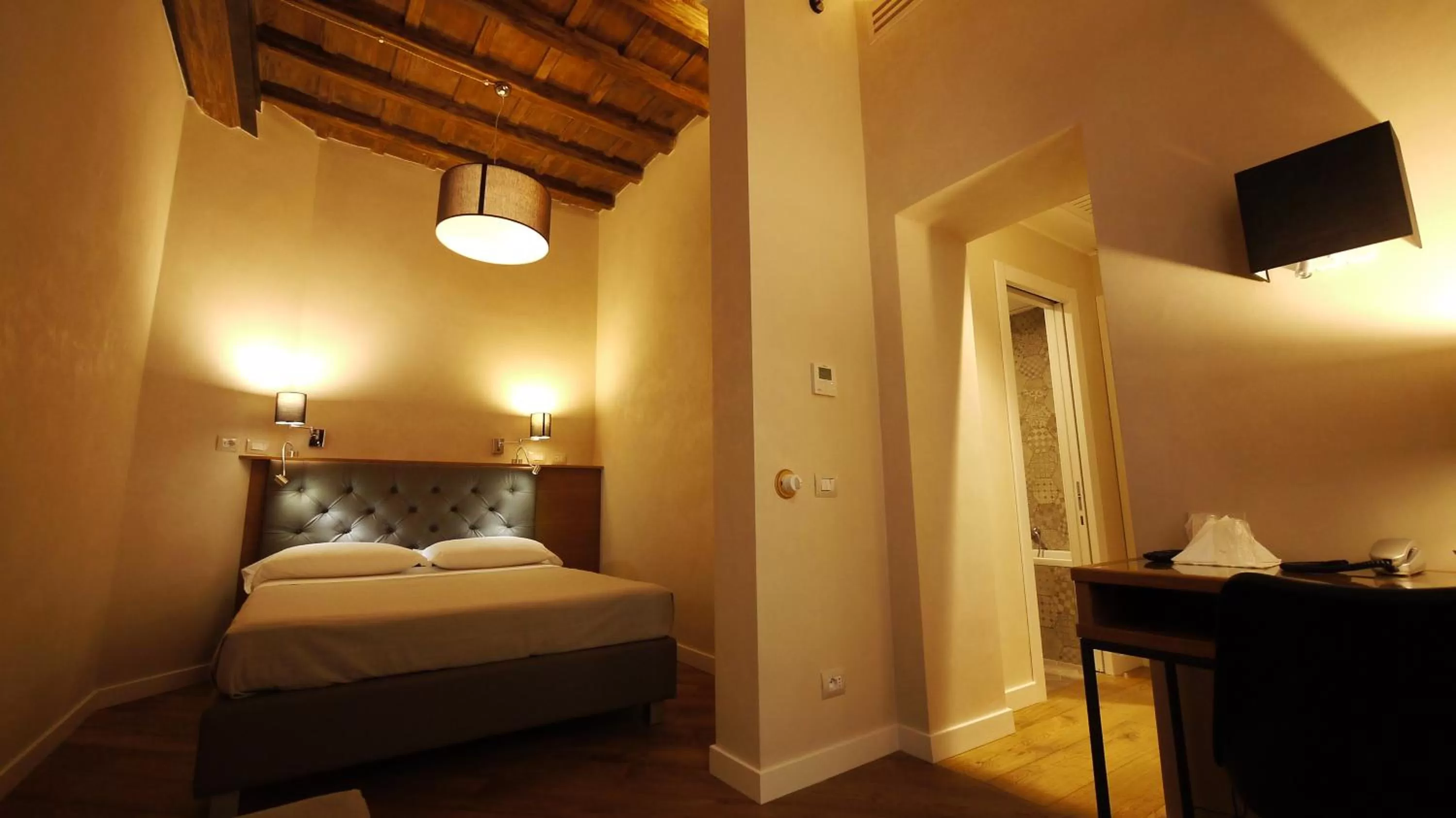 Photo of the whole room, Bed in Hotel Elite