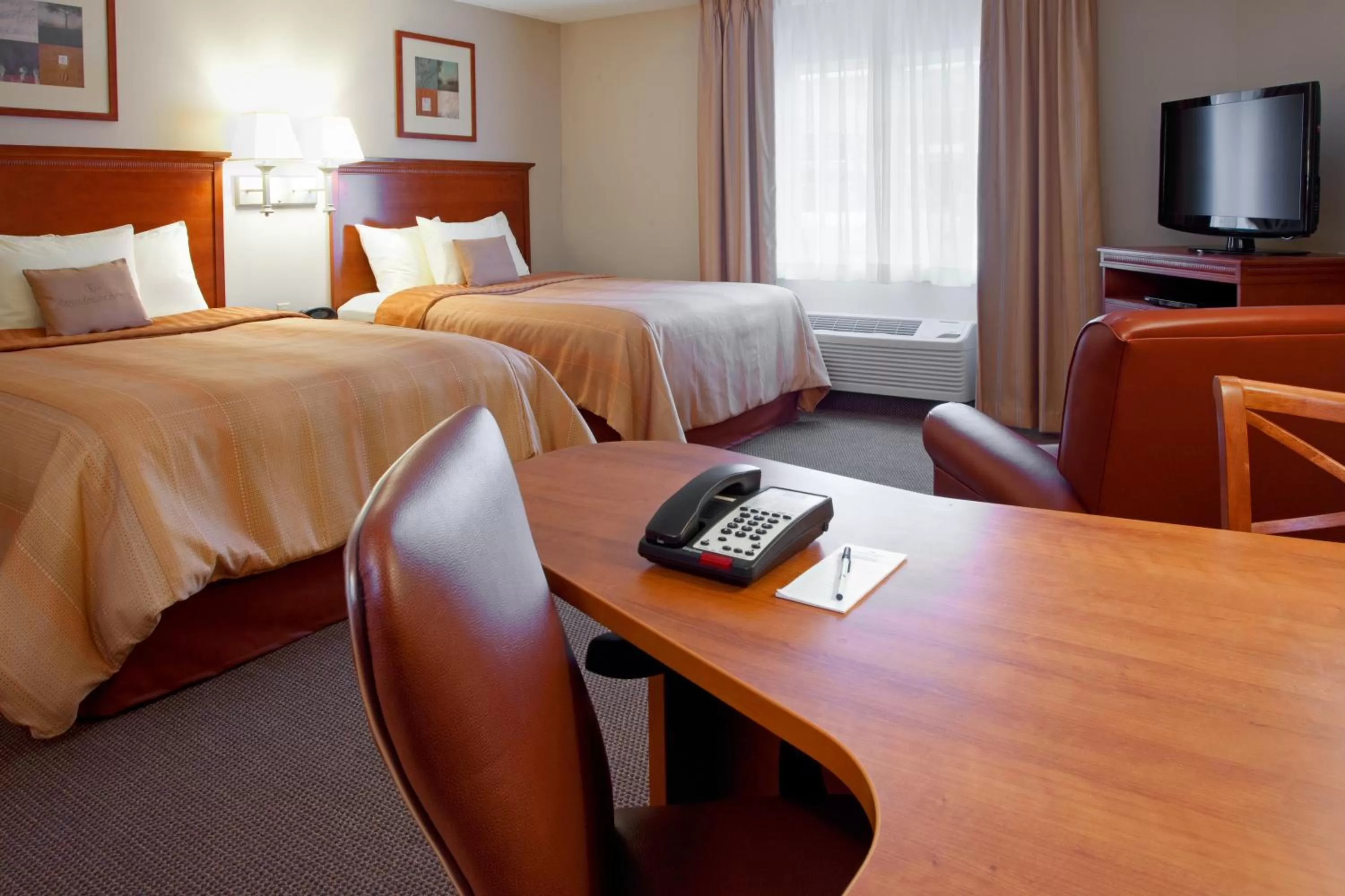 Photo of the whole room, Bed in Candlewood Williamsport by IHG