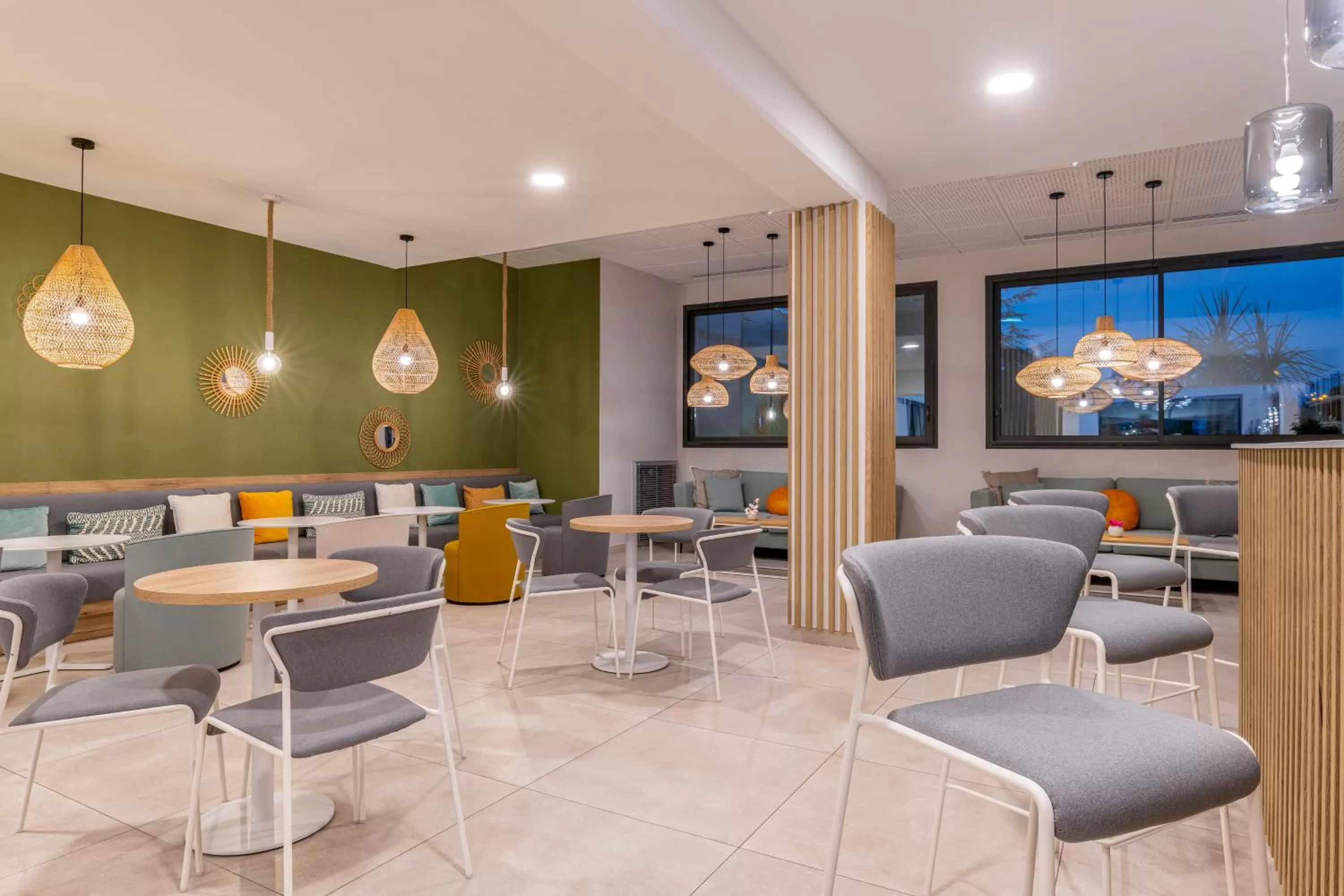 TV and multimedia in Lagrange Apart'Hôtel Antibes Olympie