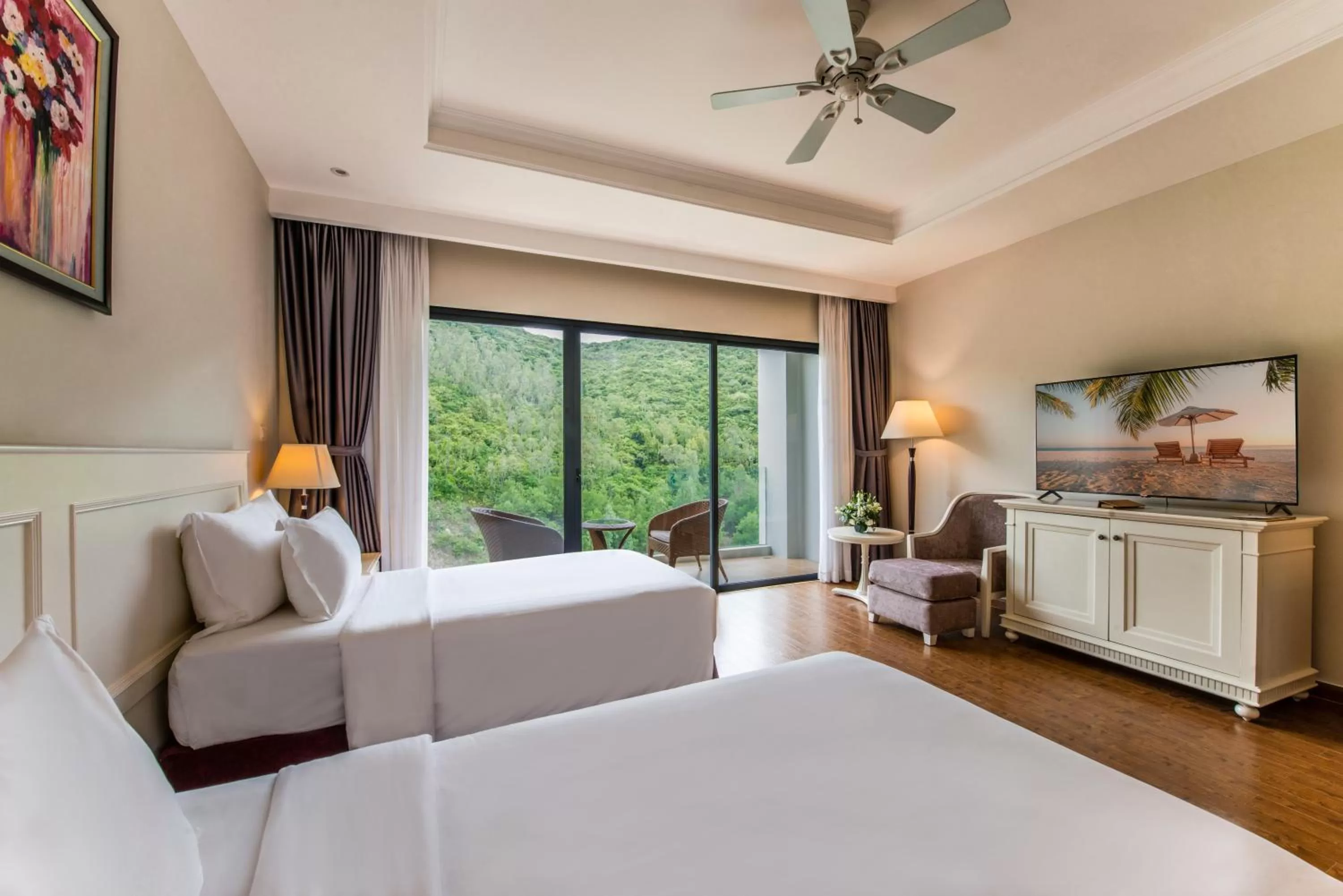 Bedroom, Bed in Vinpearl Resort & Spa Nha Trang Bay