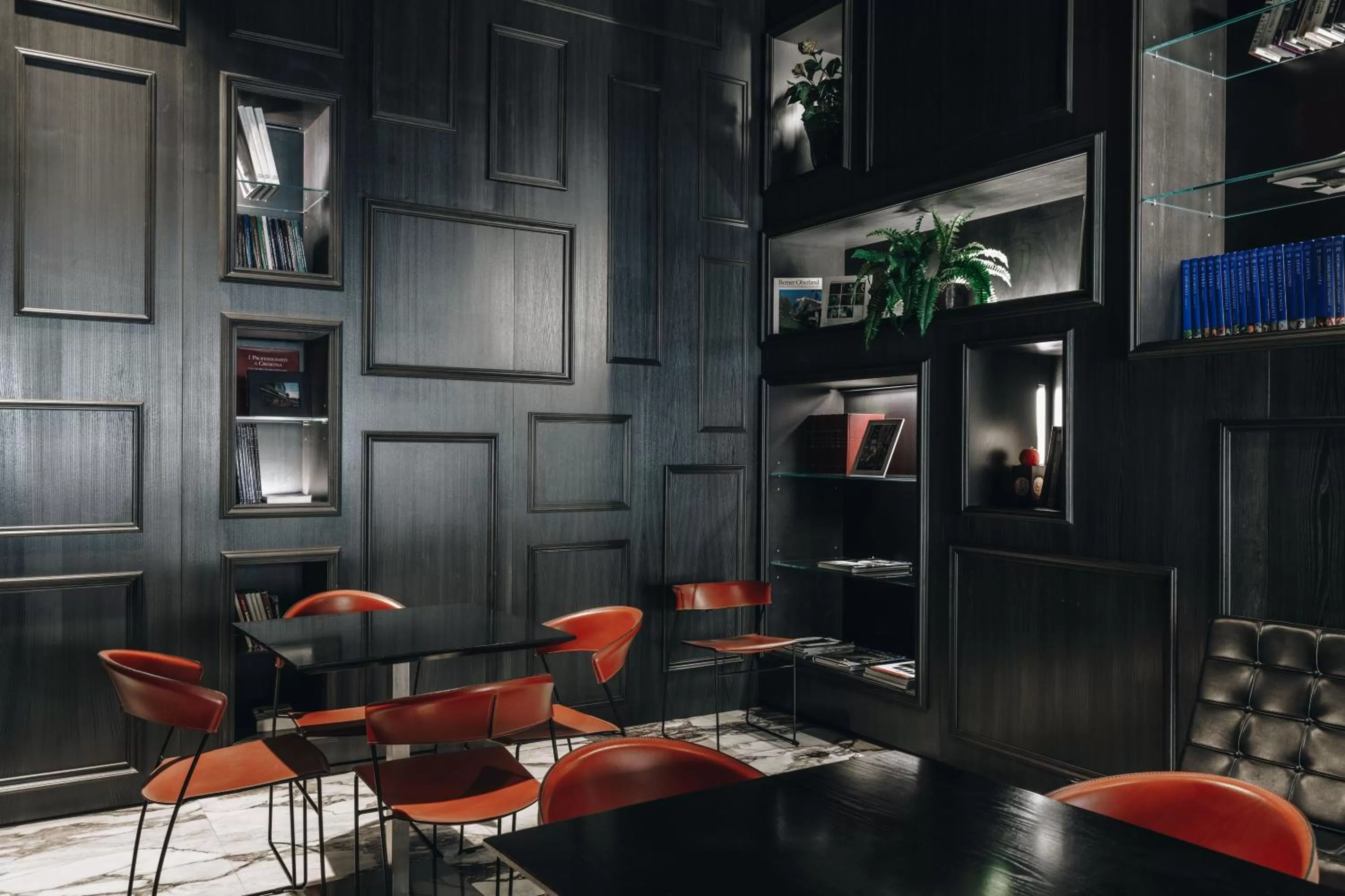 Communal lounge/ TV room in Hotel Continental