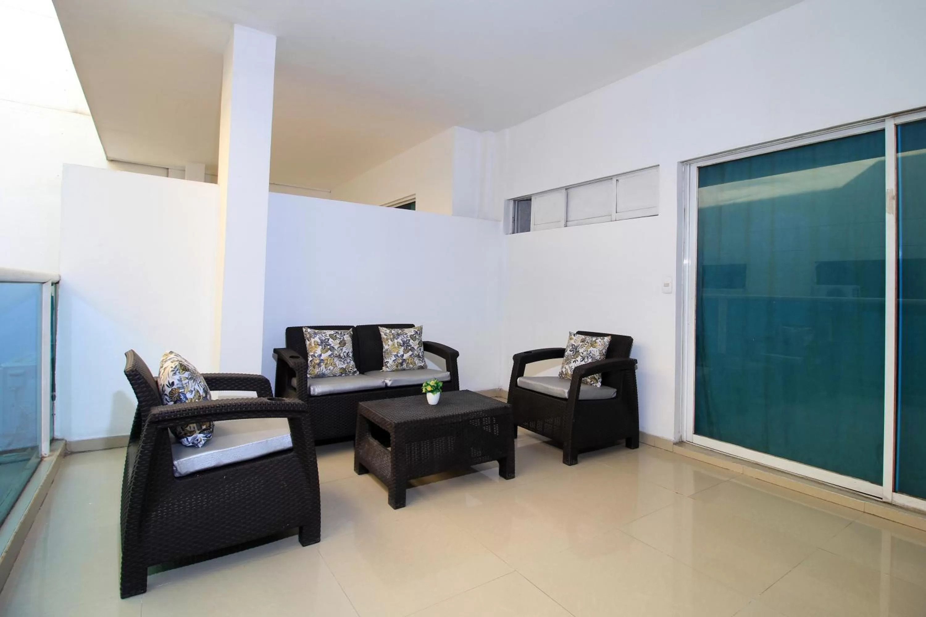 Living room in Hotel Abi Inn By GEH Suites