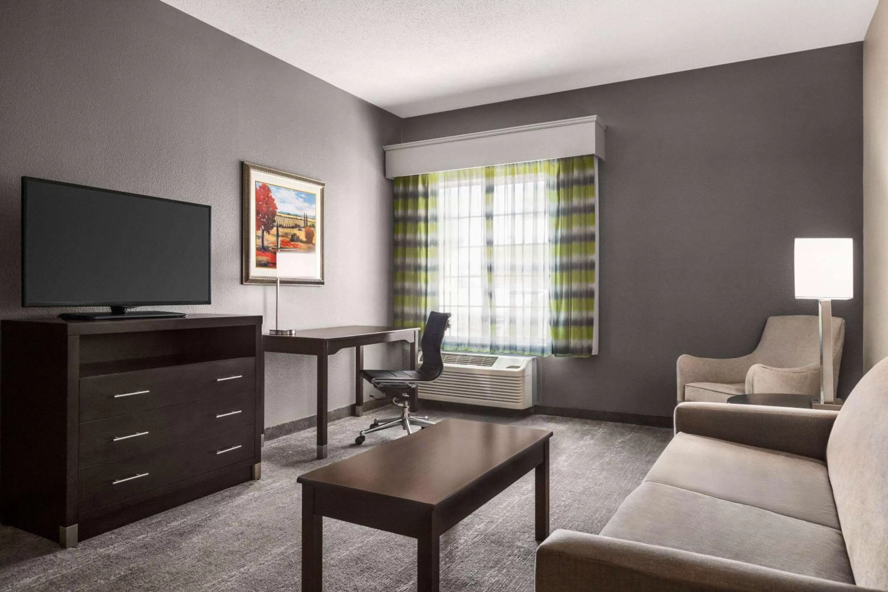 Bed in Wingate by Wyndham Port Wentworth Savannah Area