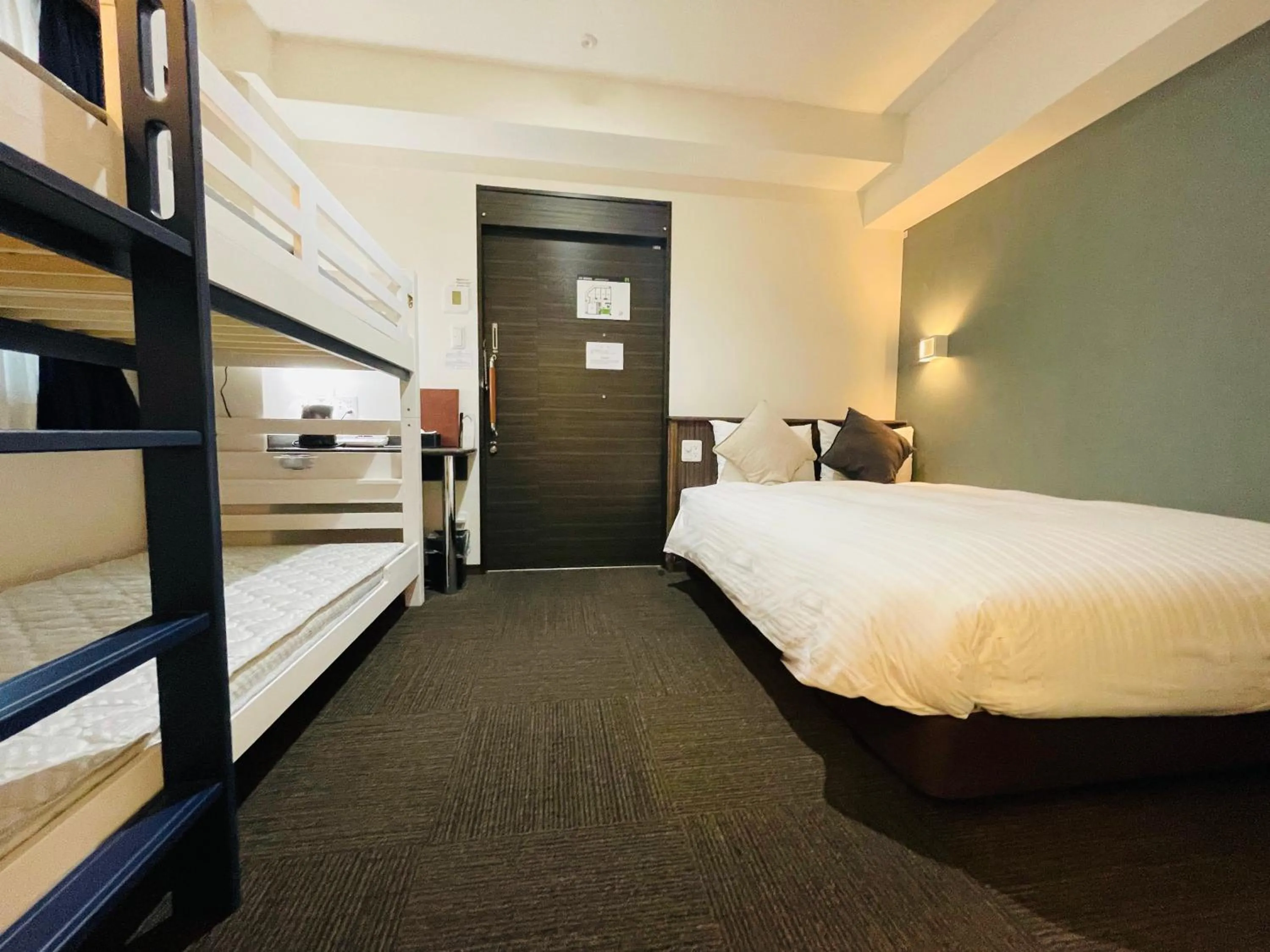 bunk bed, Bed in Eins.Inn Umeda Higashi