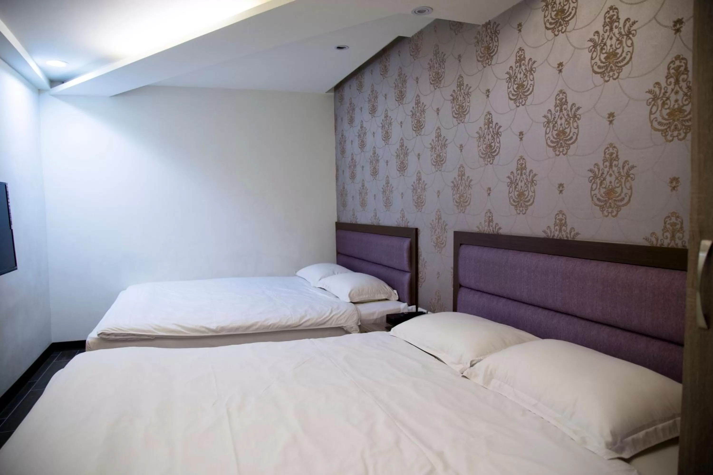 Photo of the whole room, Bed in 德瑞旅店Direct Hotel