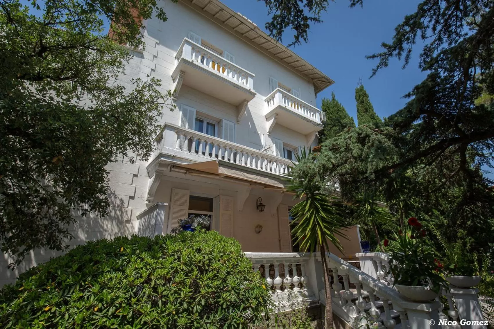 Property Building in Le Thimothée : Hôtel & Studios