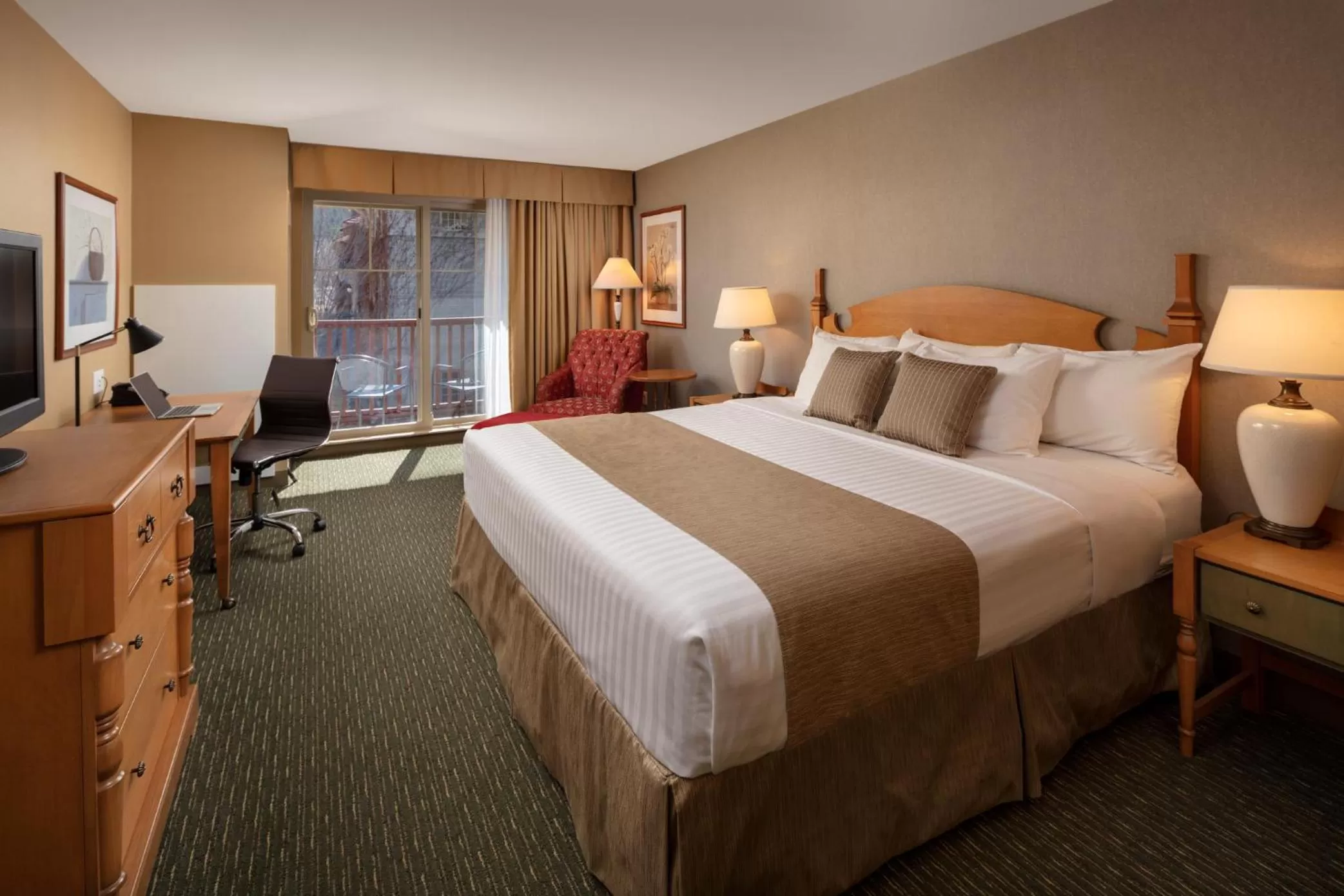 Photo of the whole room, Bed in St. Eugene Golf Resort & Casino