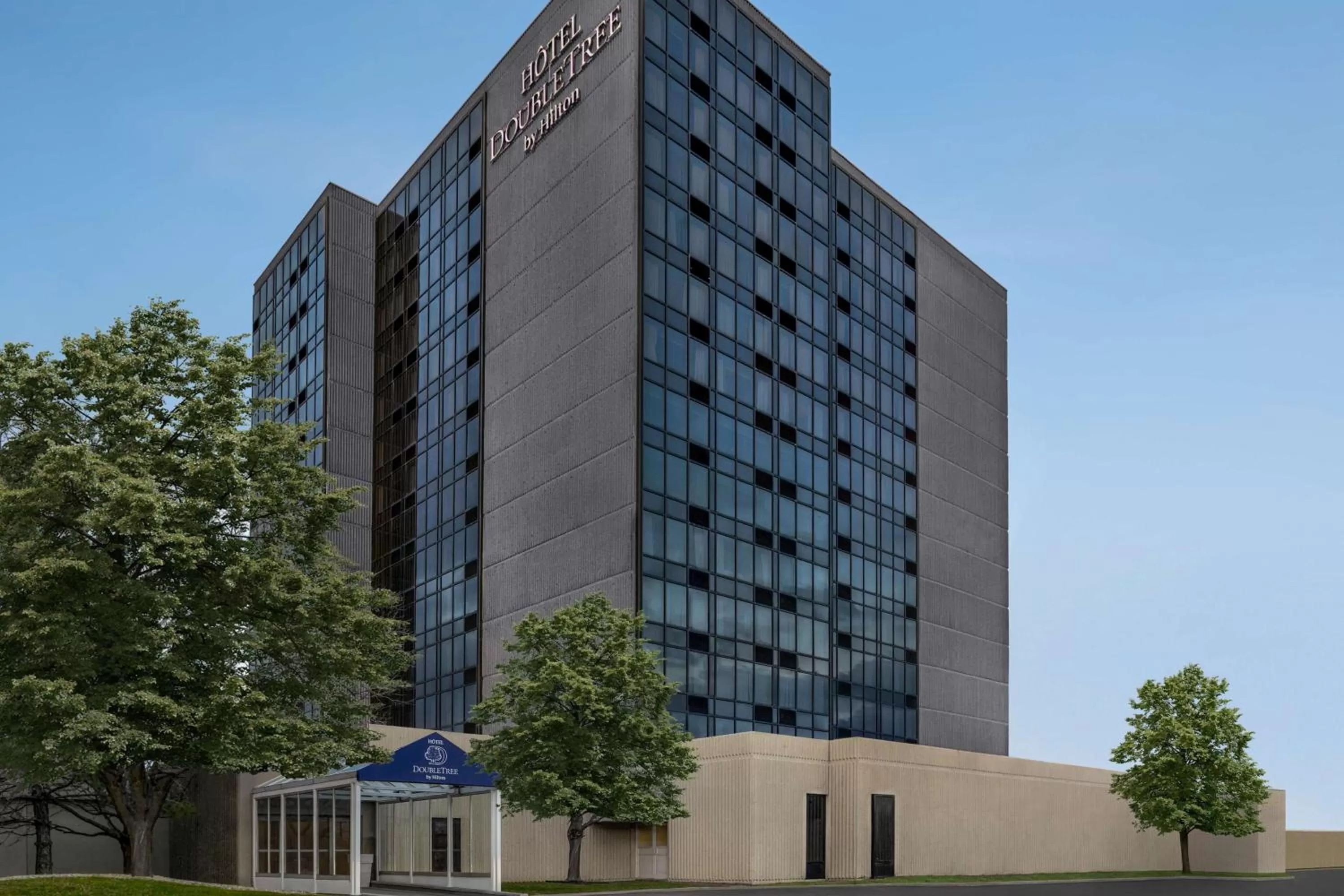 Property building in Doubletree By Hilton Pointe Claire Montreal Airport West
