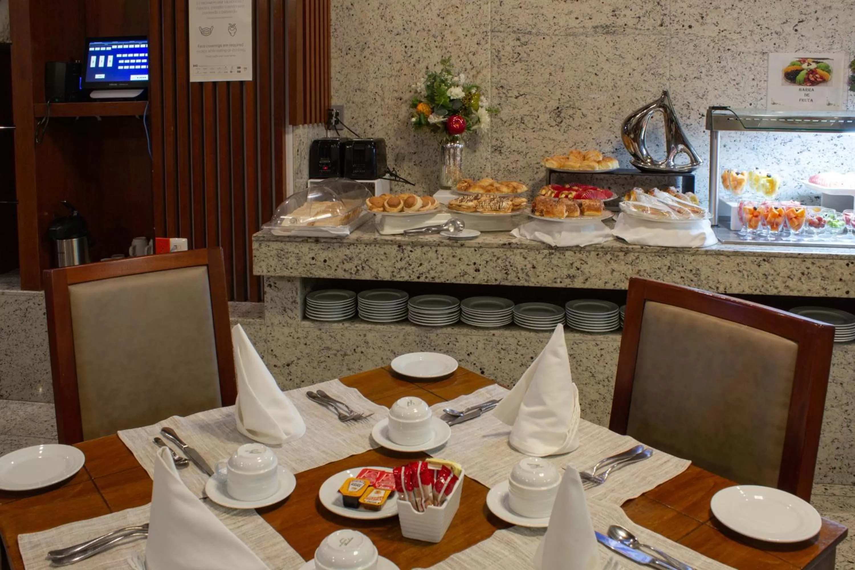 Breakfast in Holiday Inn Queretaro Zona Diamante by IHG