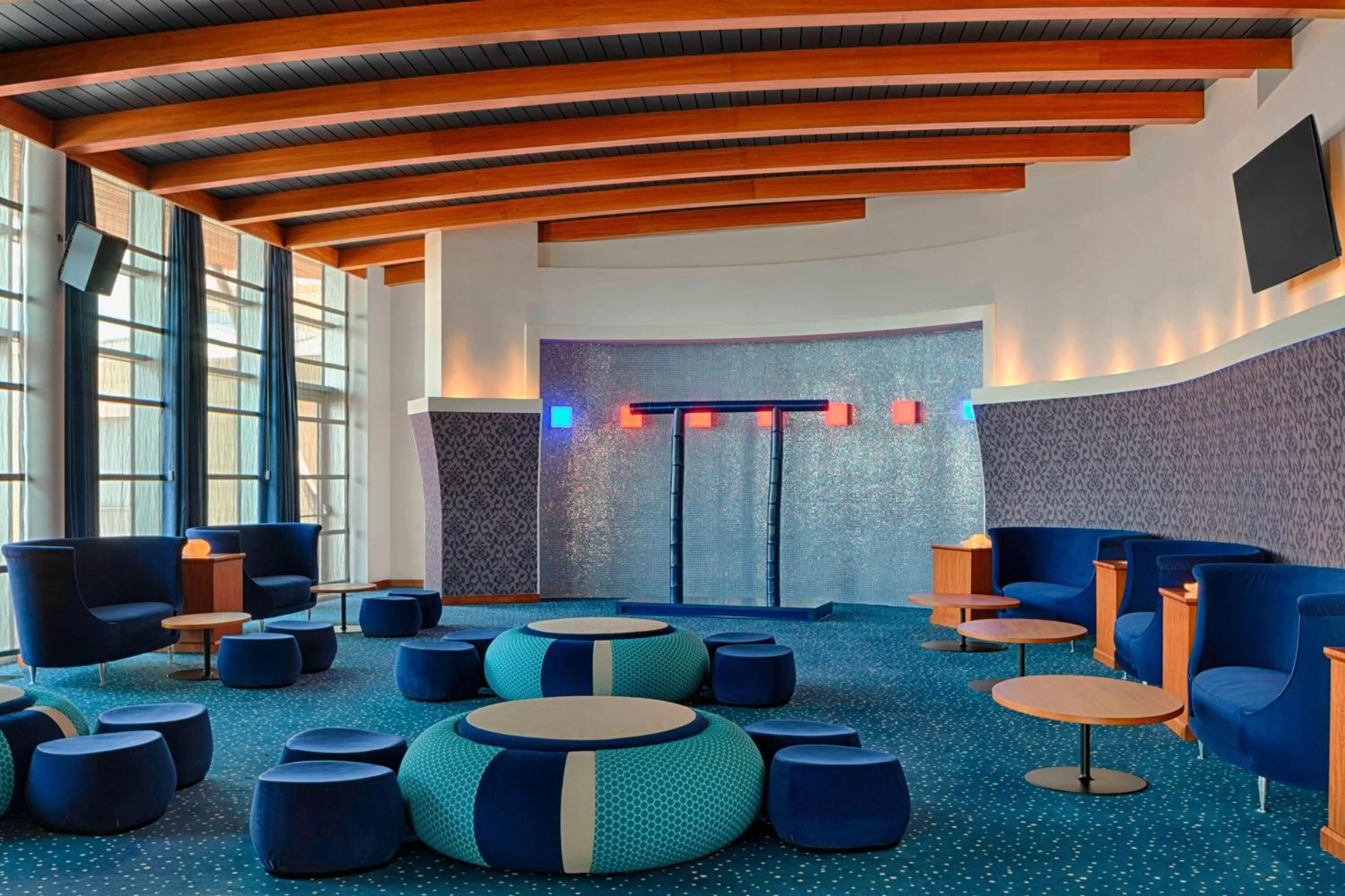 Lounge or bar in Four Points by Sheraton Oran