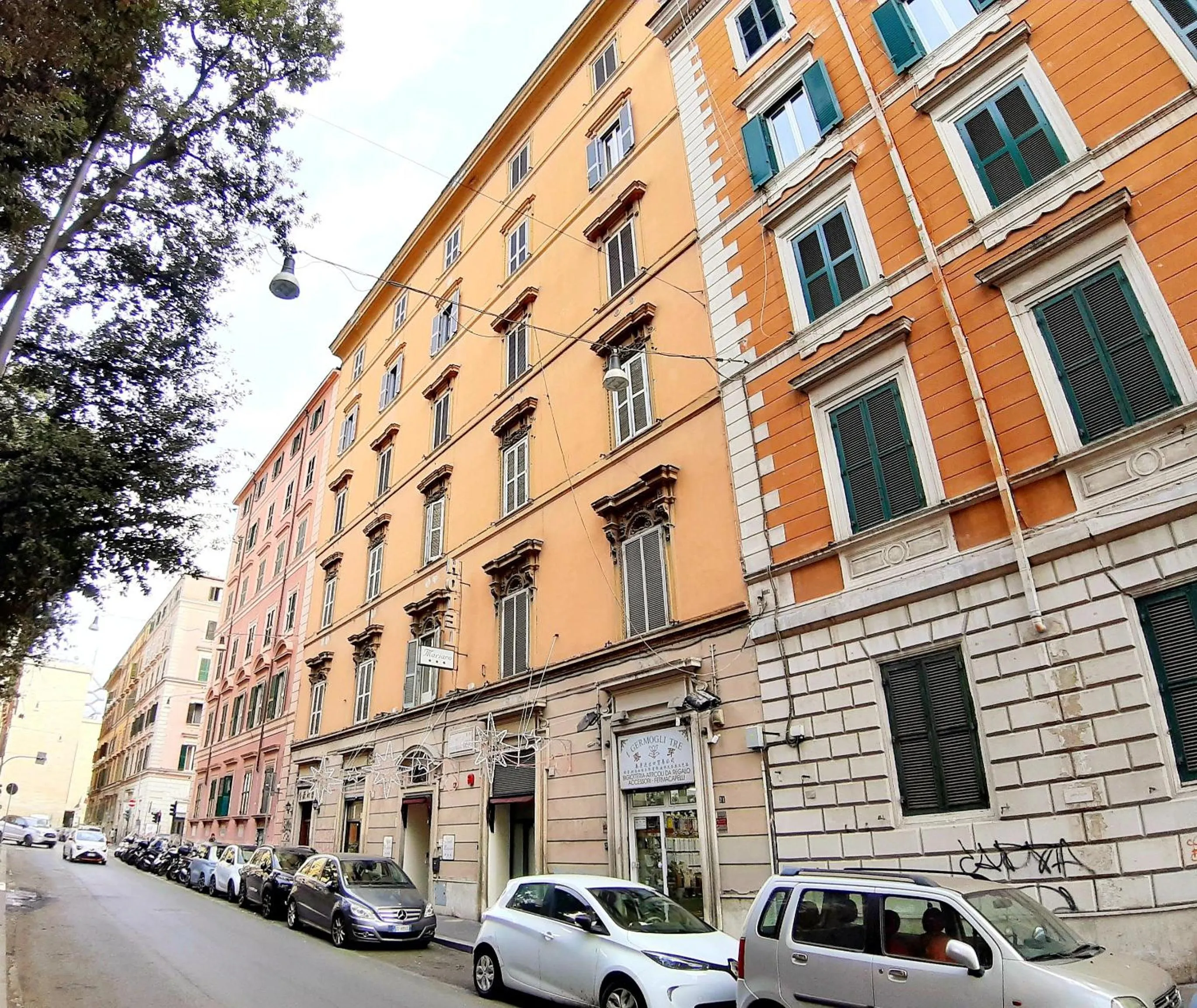 Property building in Hotel Mariano