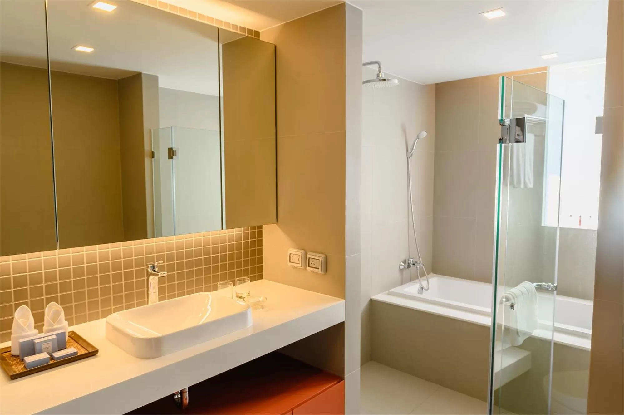 Bathroom in Oakwood Residence Sukhumvit Thonglor Bangkok