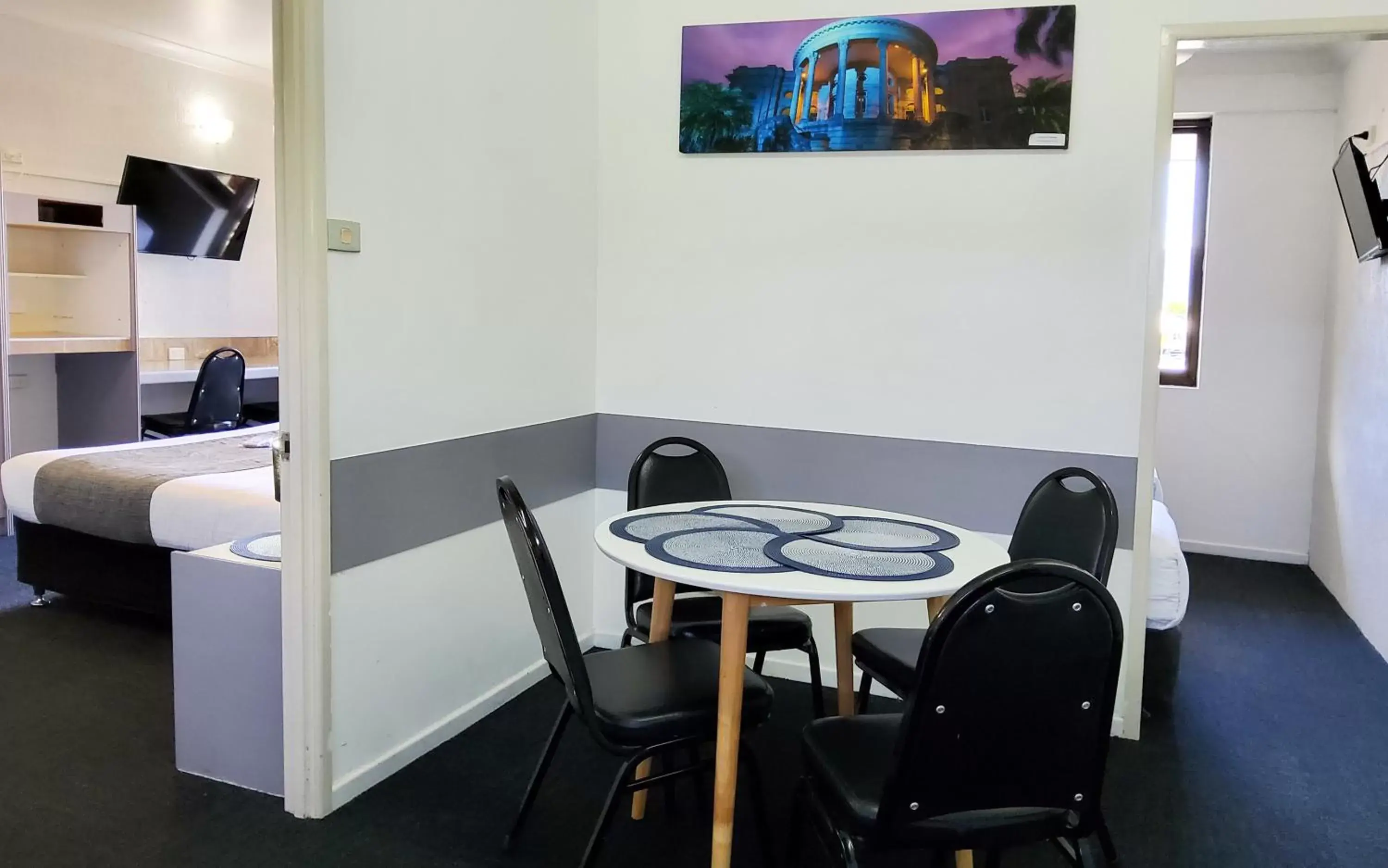 Two-Bedroom Apartment (Non Pet) in Archer Park Motel Two-Bedroom Apartment (Non Pet) in Archer Park Motel