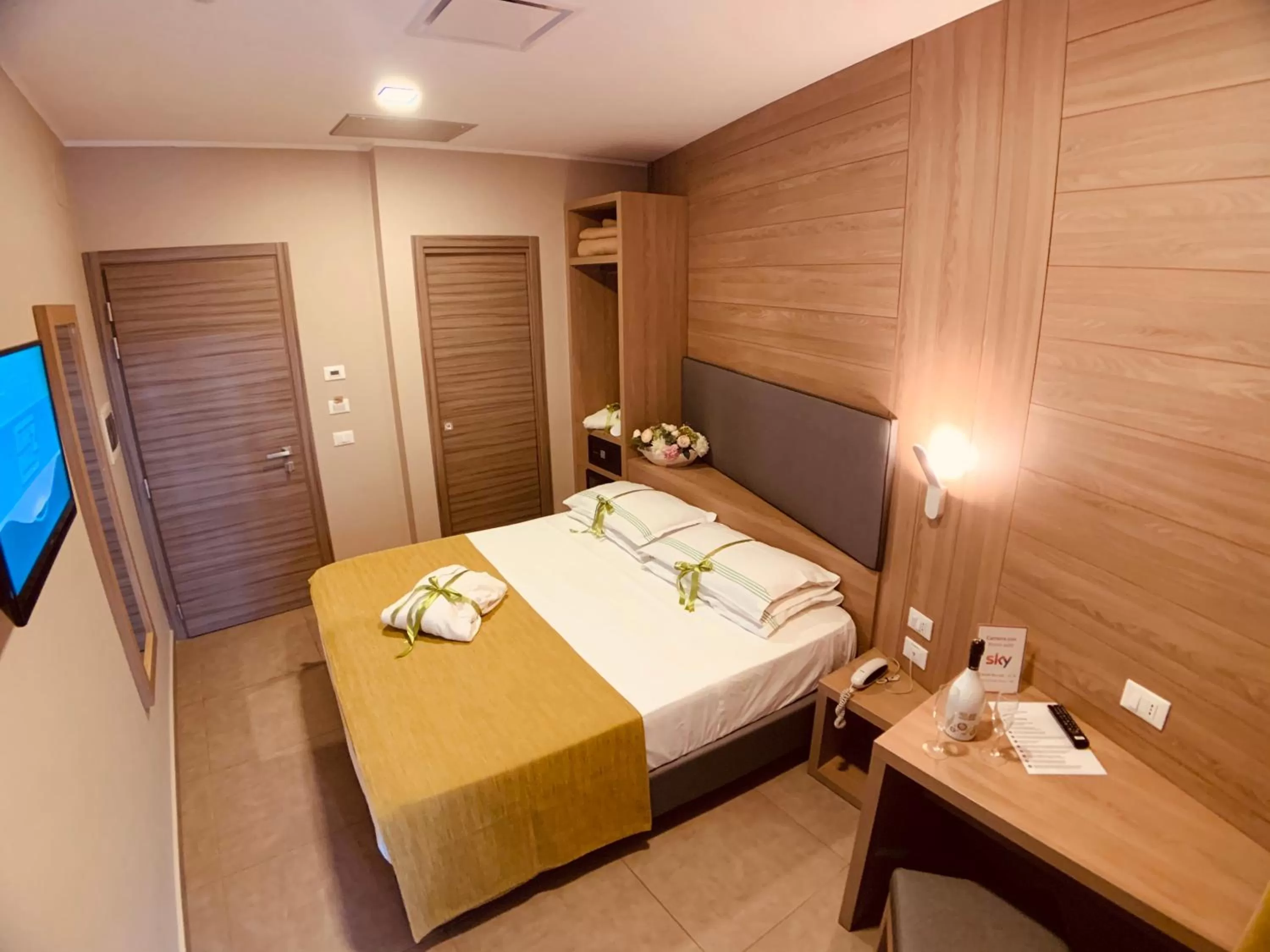 Photo of the whole room, Bed in Hotel Smeraldo