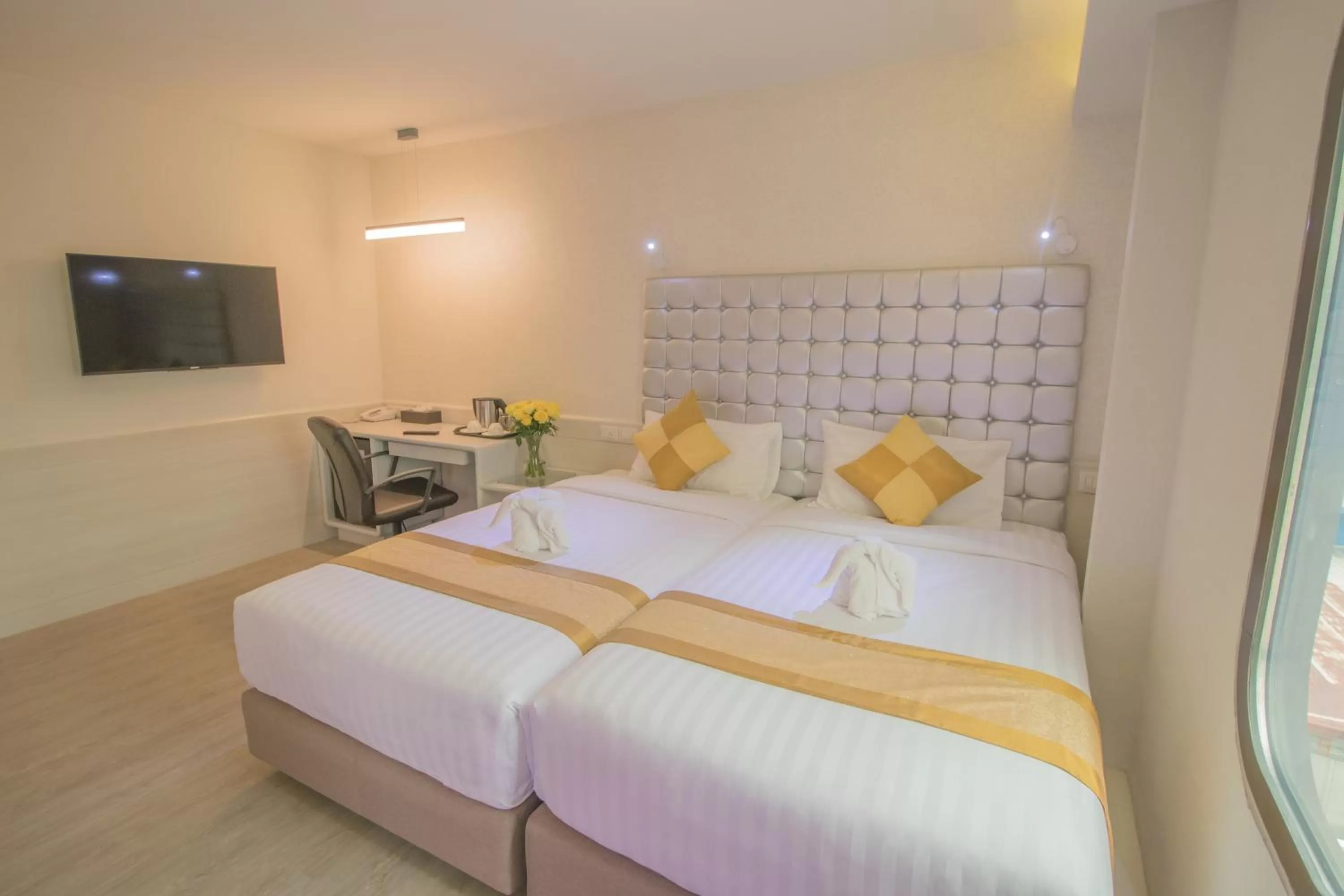 Bed in Justice Hotel