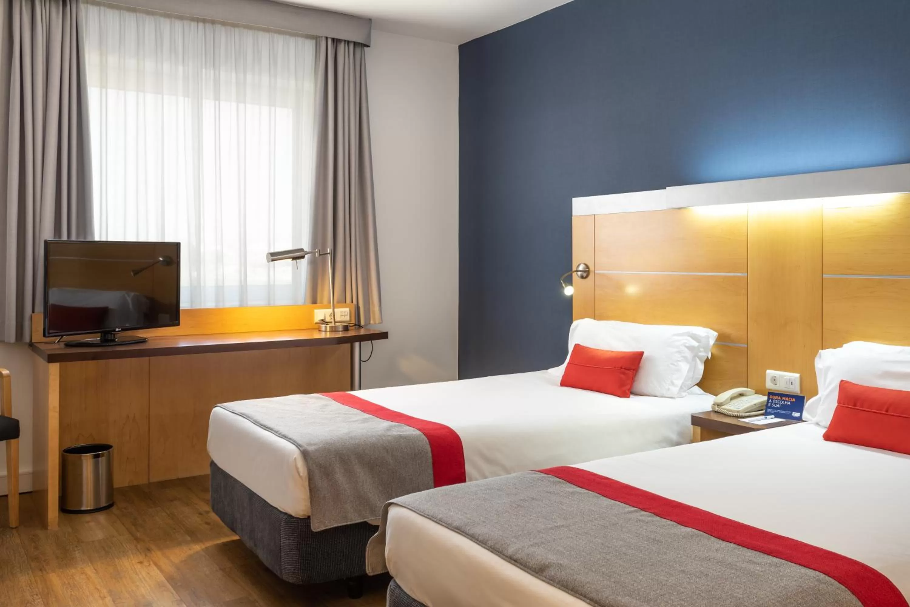 Bed in Holiday Inn Express Lisbon-Oeiras by IHG