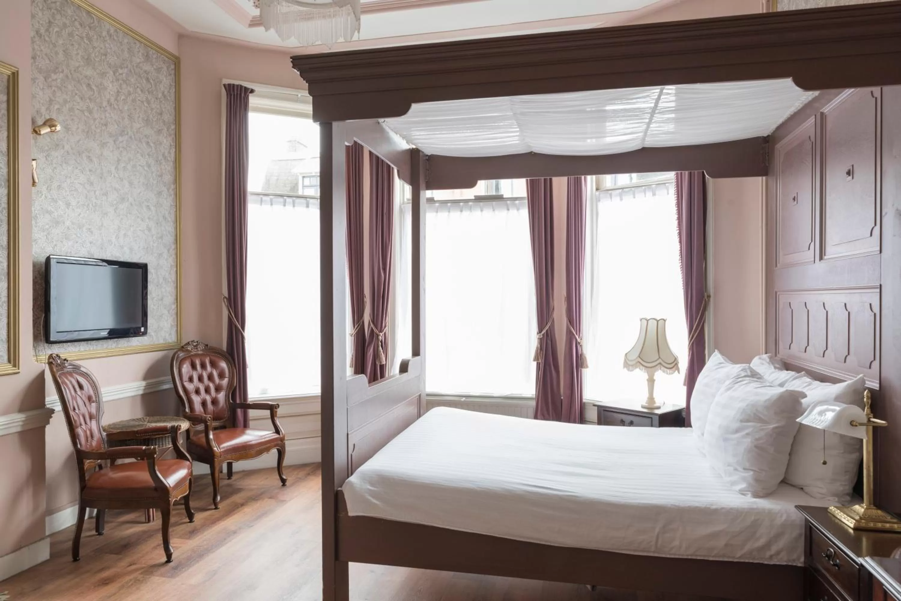 Photo of the whole room, Bed in Hotel Fidder - Patrick's Whisky Bar