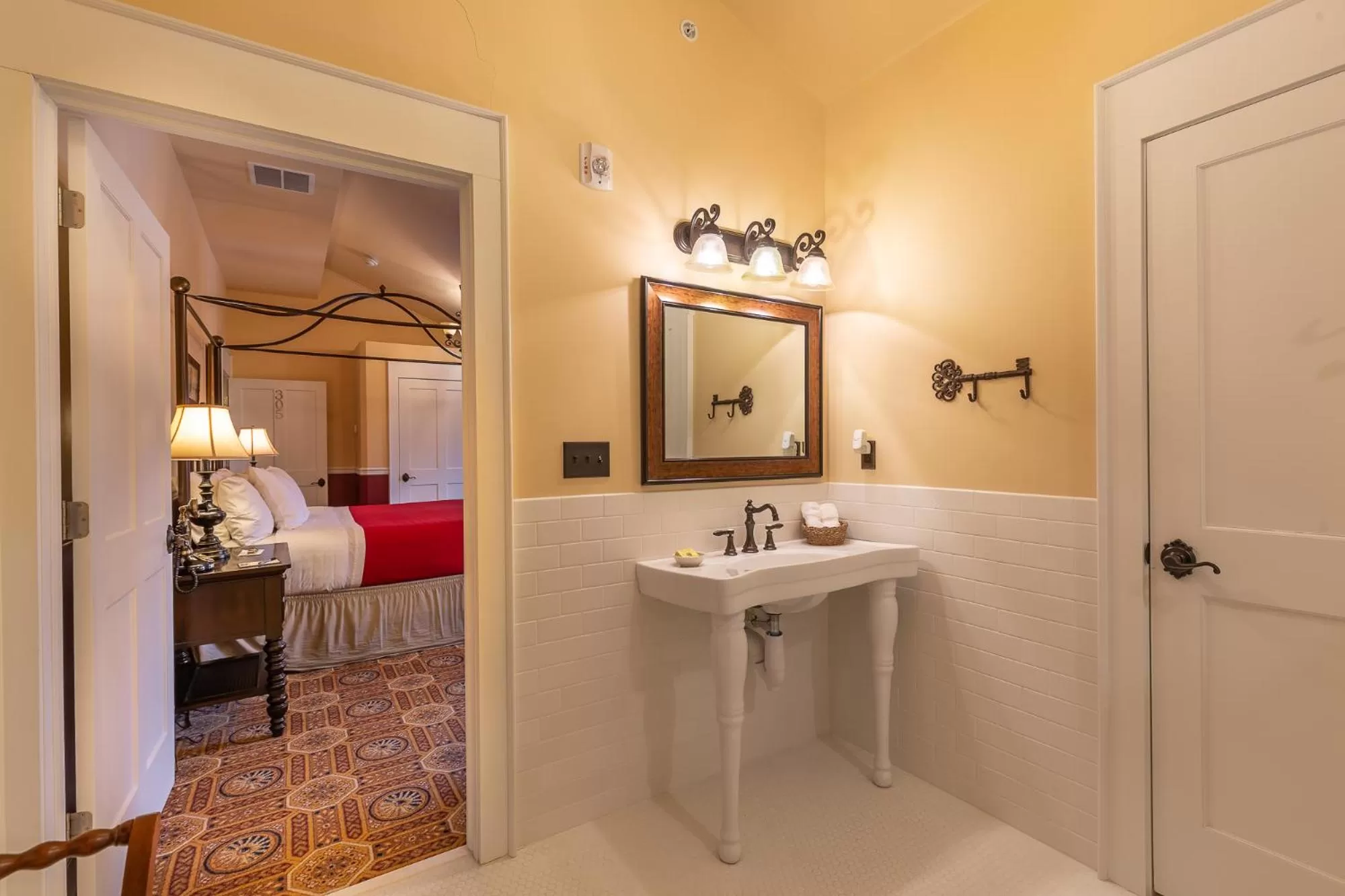 Bathroom, Bed in Steele Mansion Inn & Gathering Hub