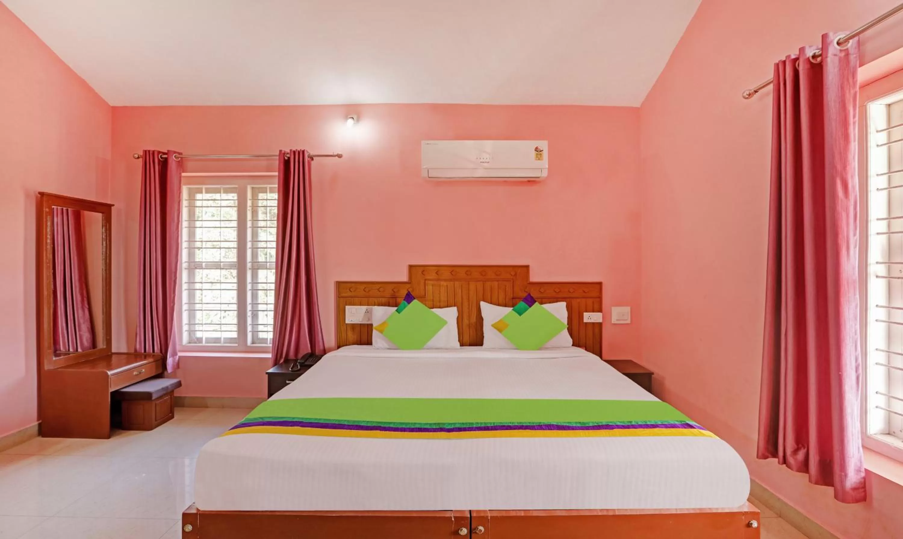 Bed in Treebo Trend Yajna Comforts