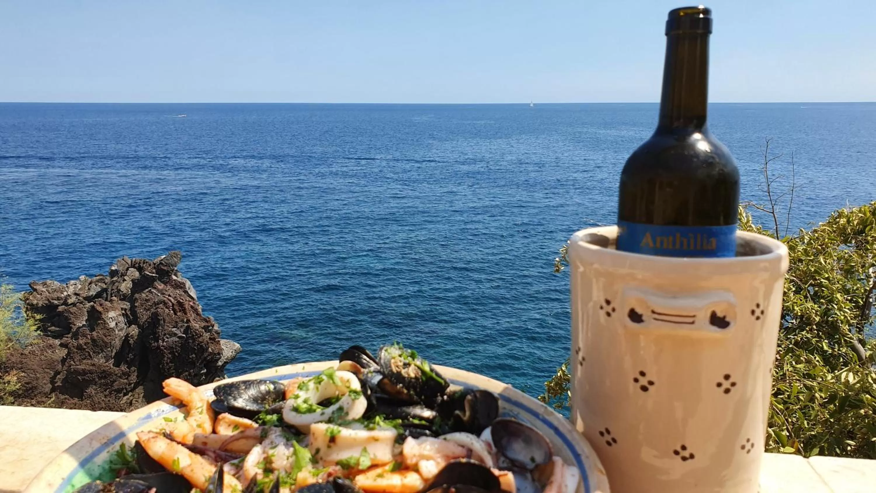 Beach in Aci Brezza di Mare