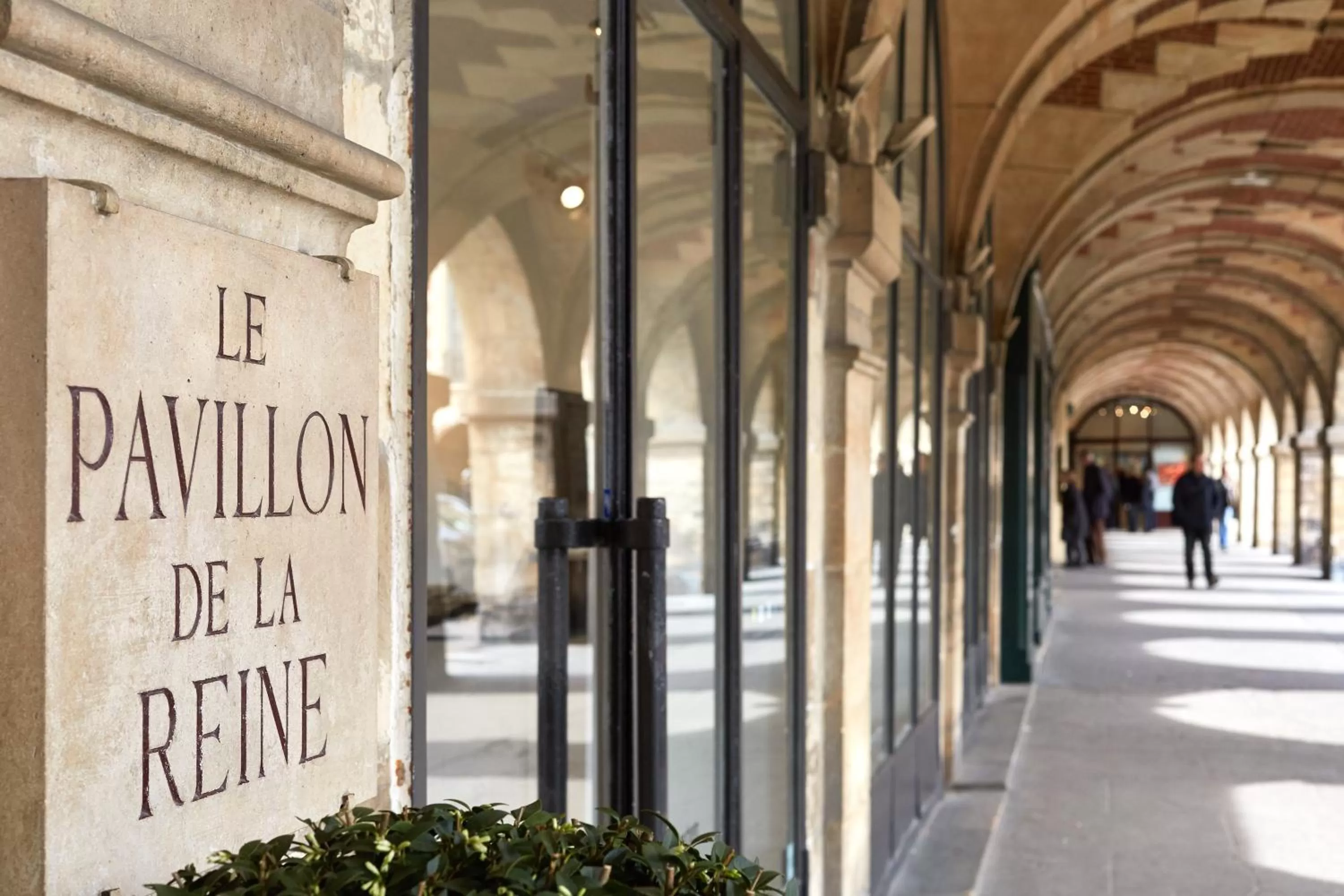 Facade/entrance in Le Pavillon de la Reine & Spa, Place des Vosges