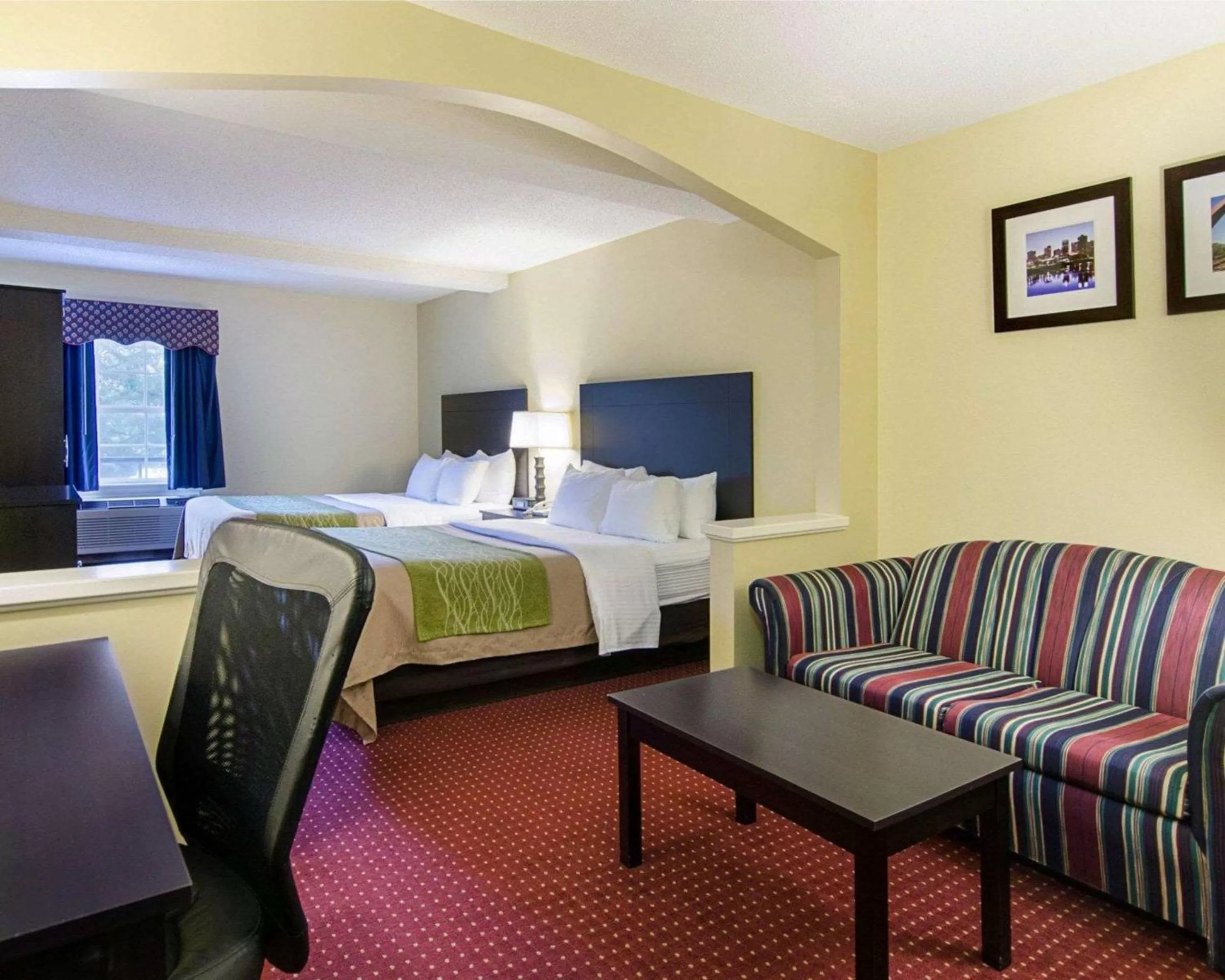 Photo of the whole room, Bed in Quality Inn & Suites Little Rock West