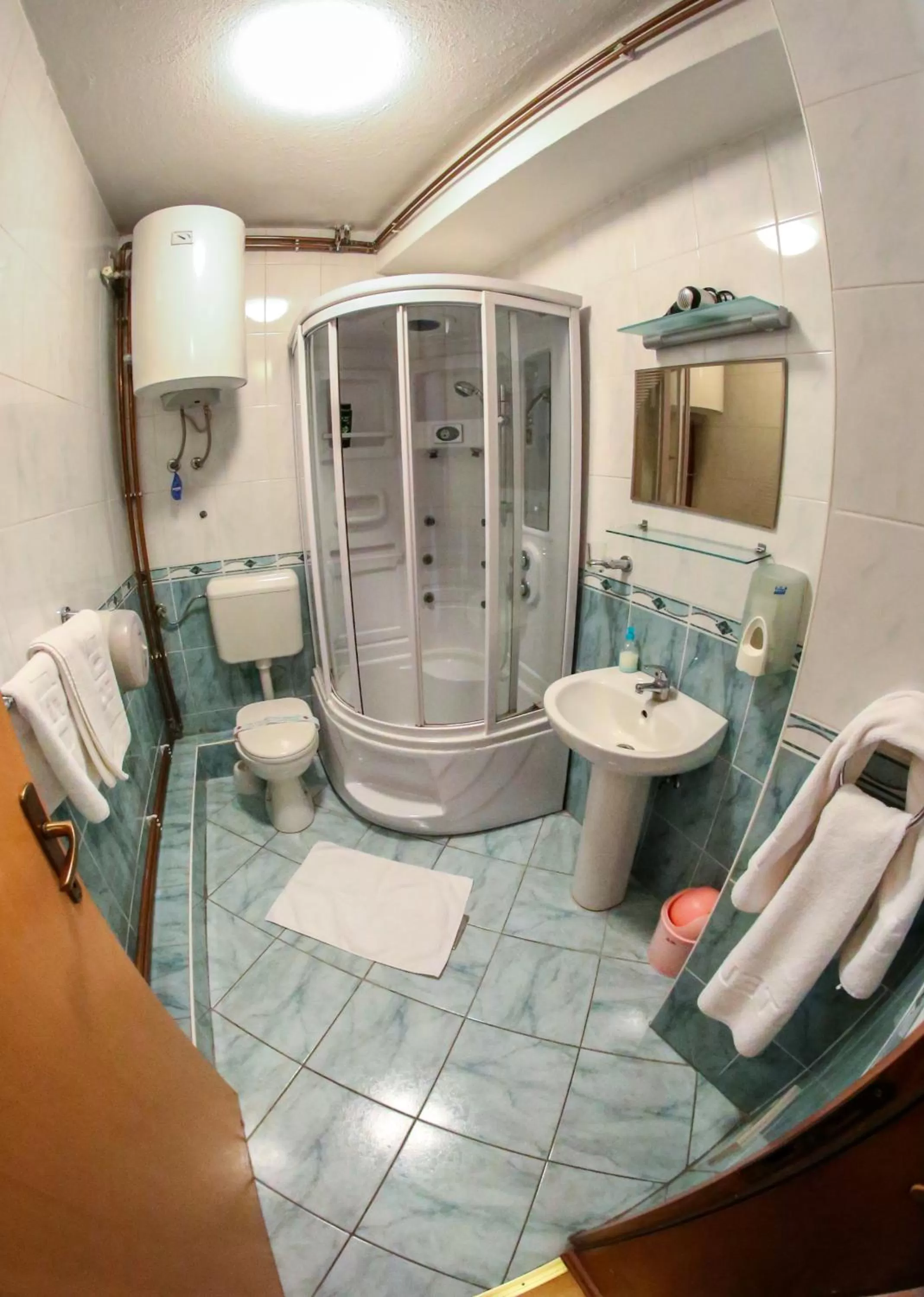 Bathroom in Hotel Fontana