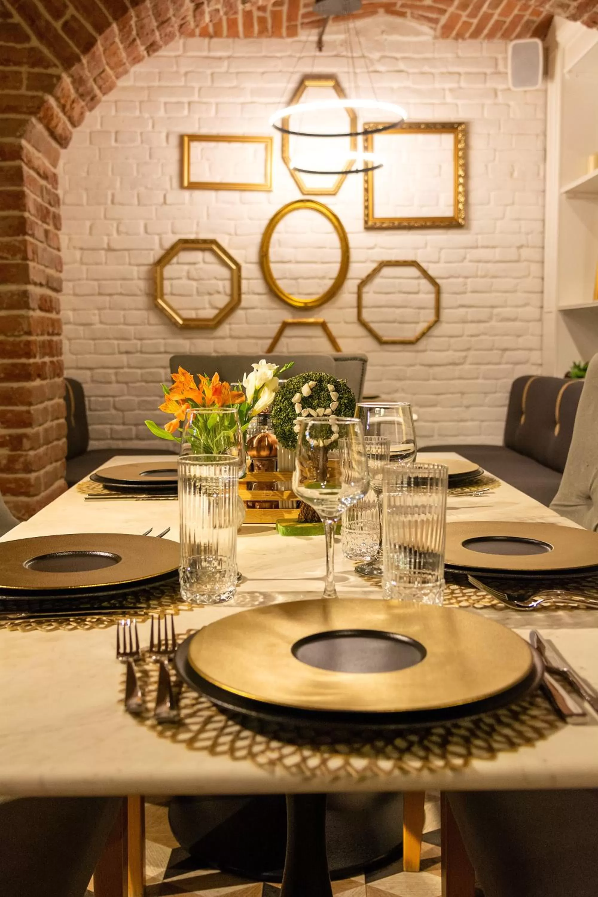 Restaurant/places to eat in Hotel Splendid 1900