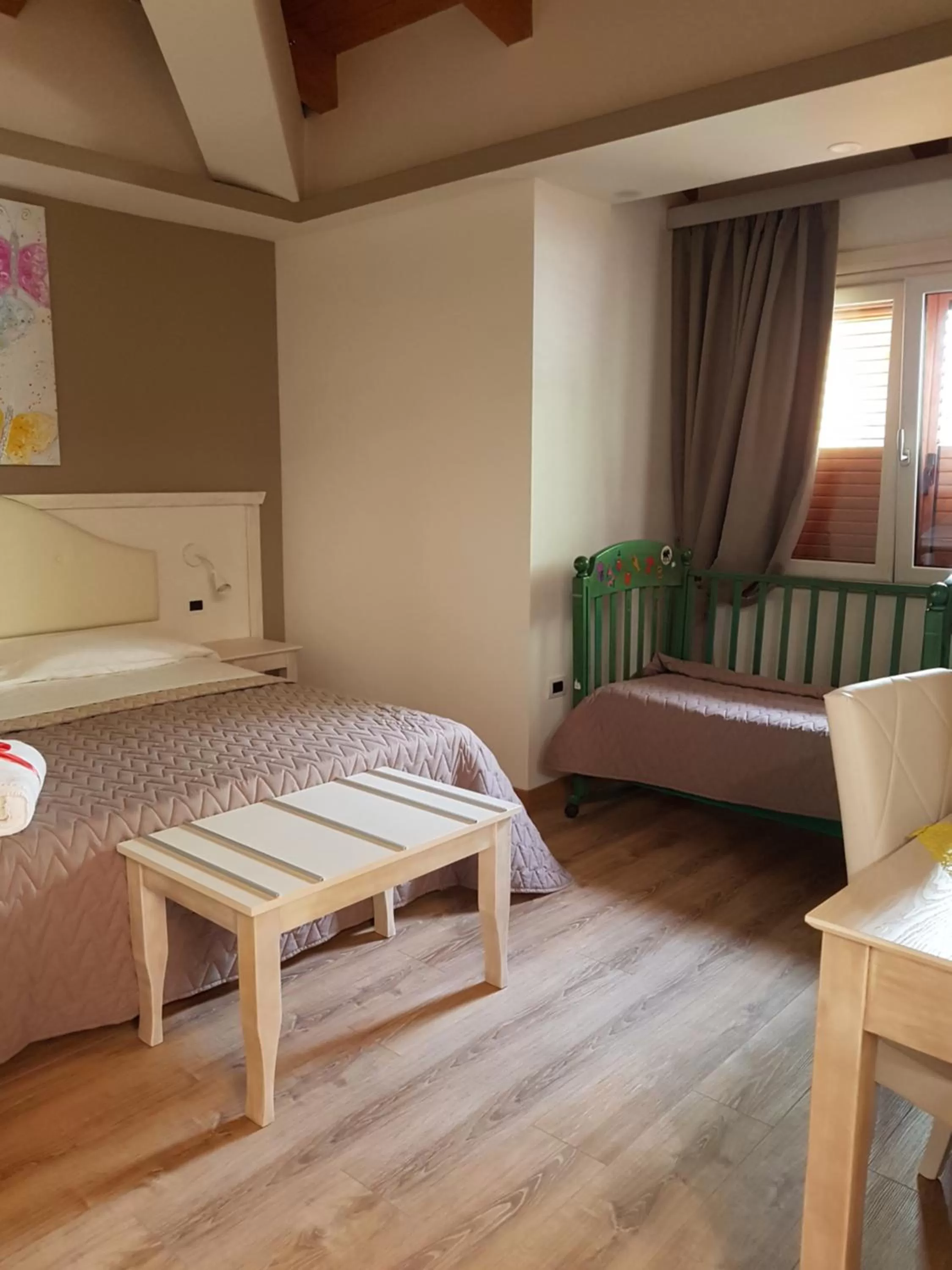 cot, Bed in San Pietro