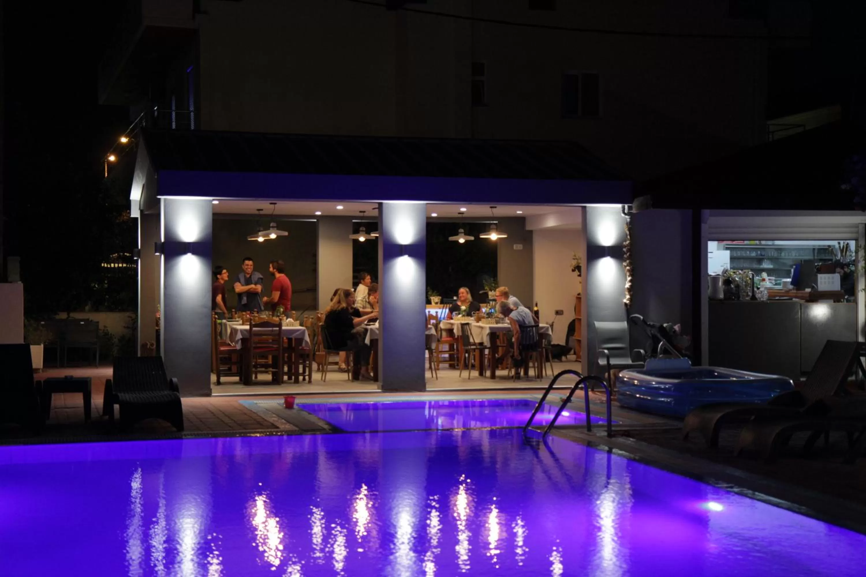 Restaurant/places to eat, Swimming Pool in Platoni Elite