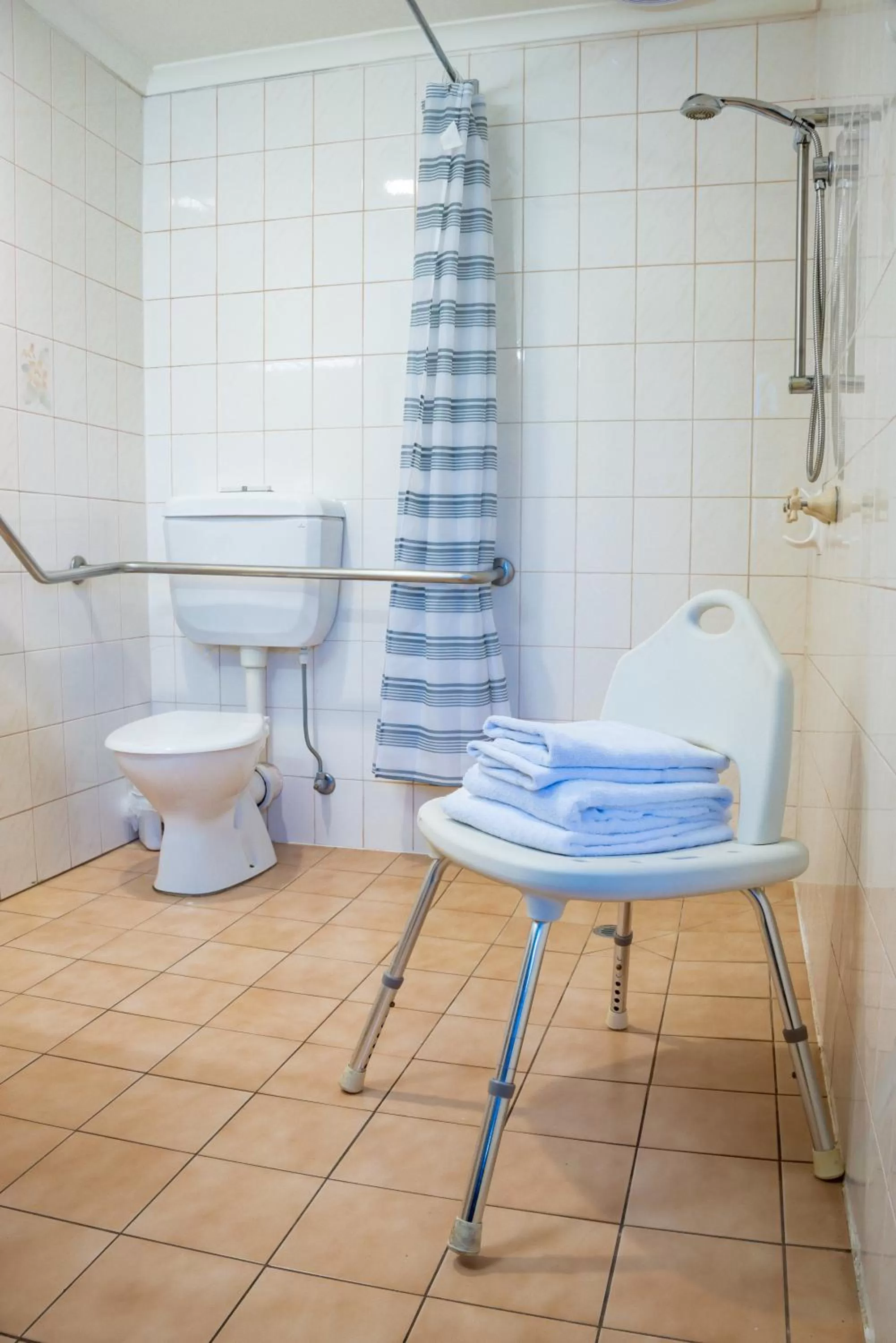 Double or Twin Room - Disability Access in Peppermill Inn Motel