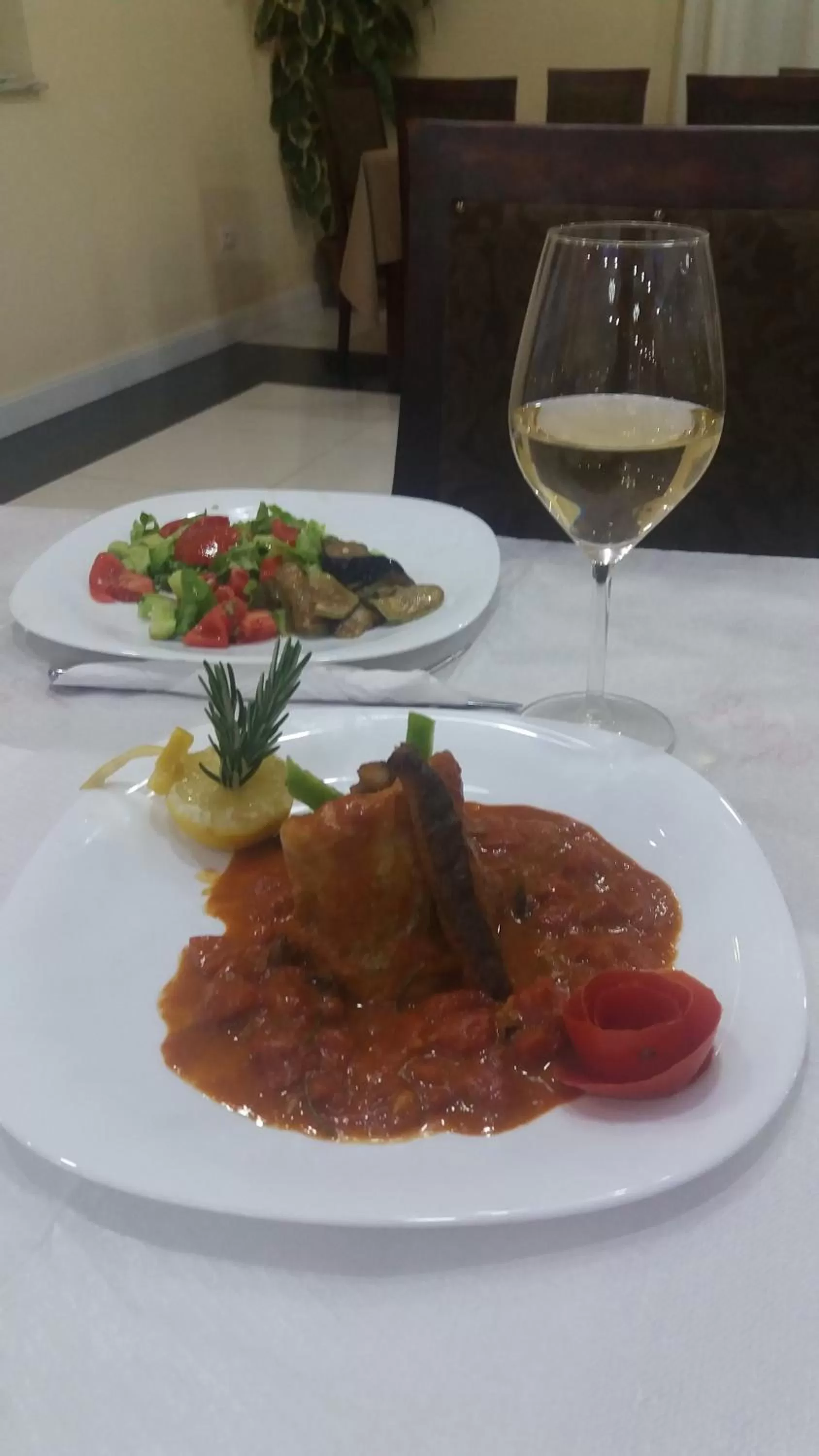 Food and drinks, Lunch and Dinner in Hotel Restaurant Univers