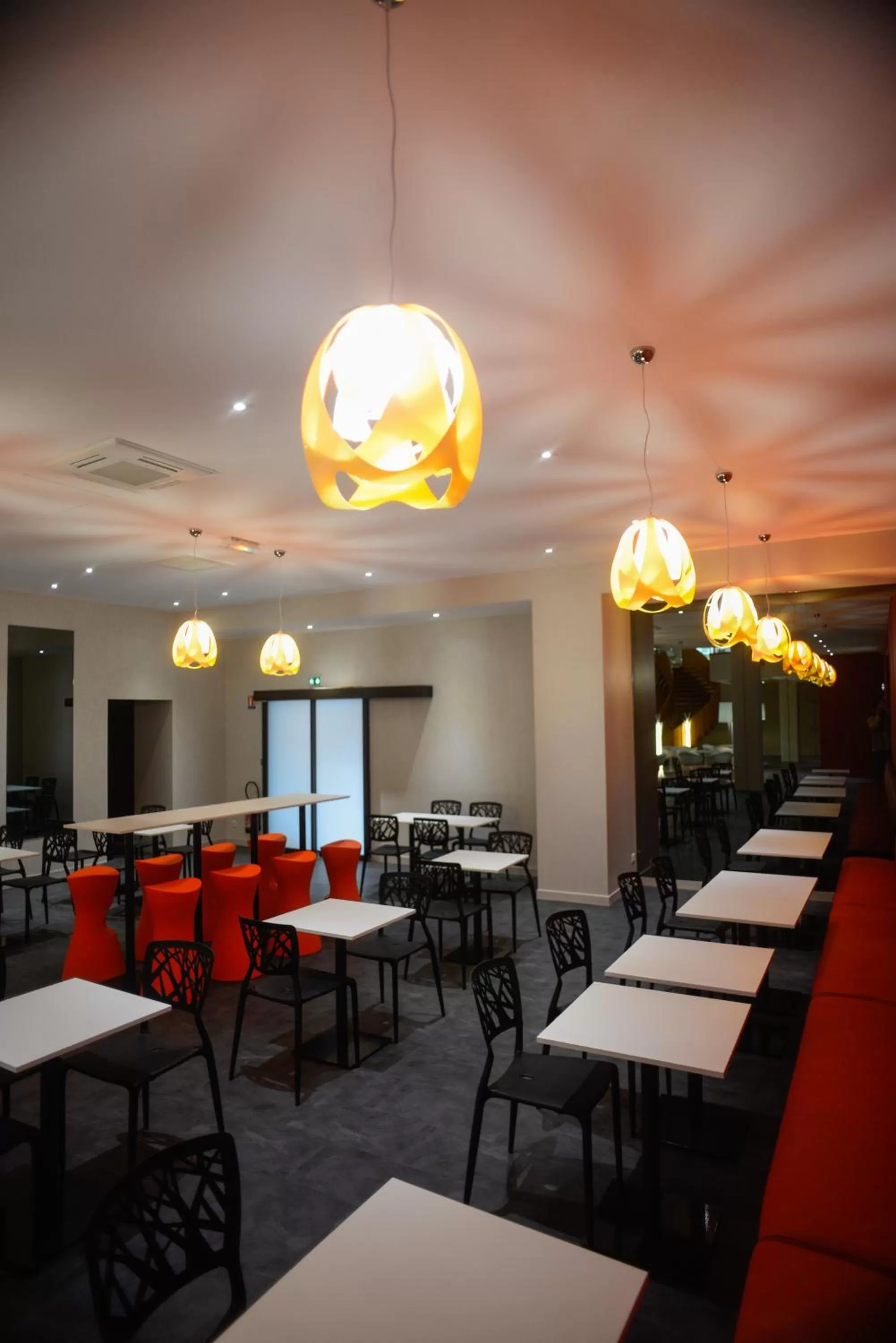 Restaurant/places to eat in ibis Styles Poitiers Centre
