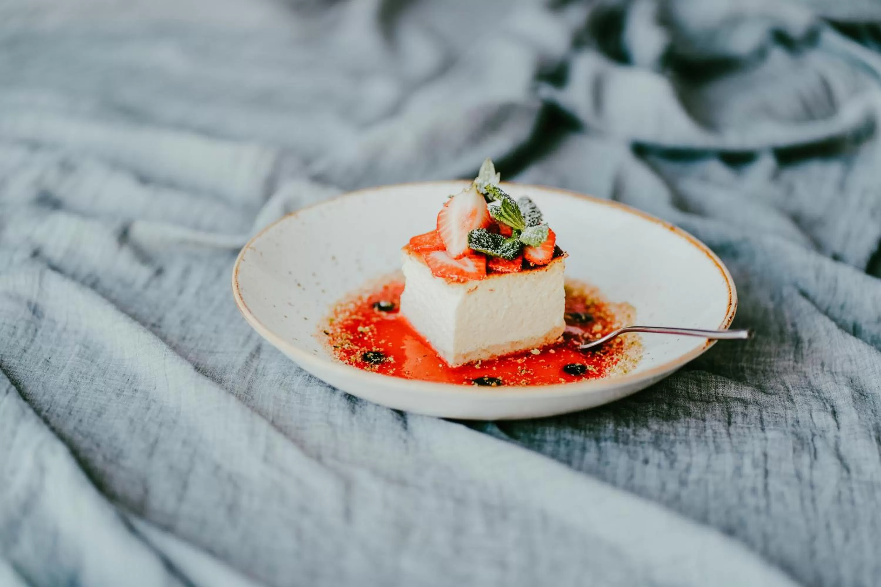 Restaurant/places to eat in Gold Hotel