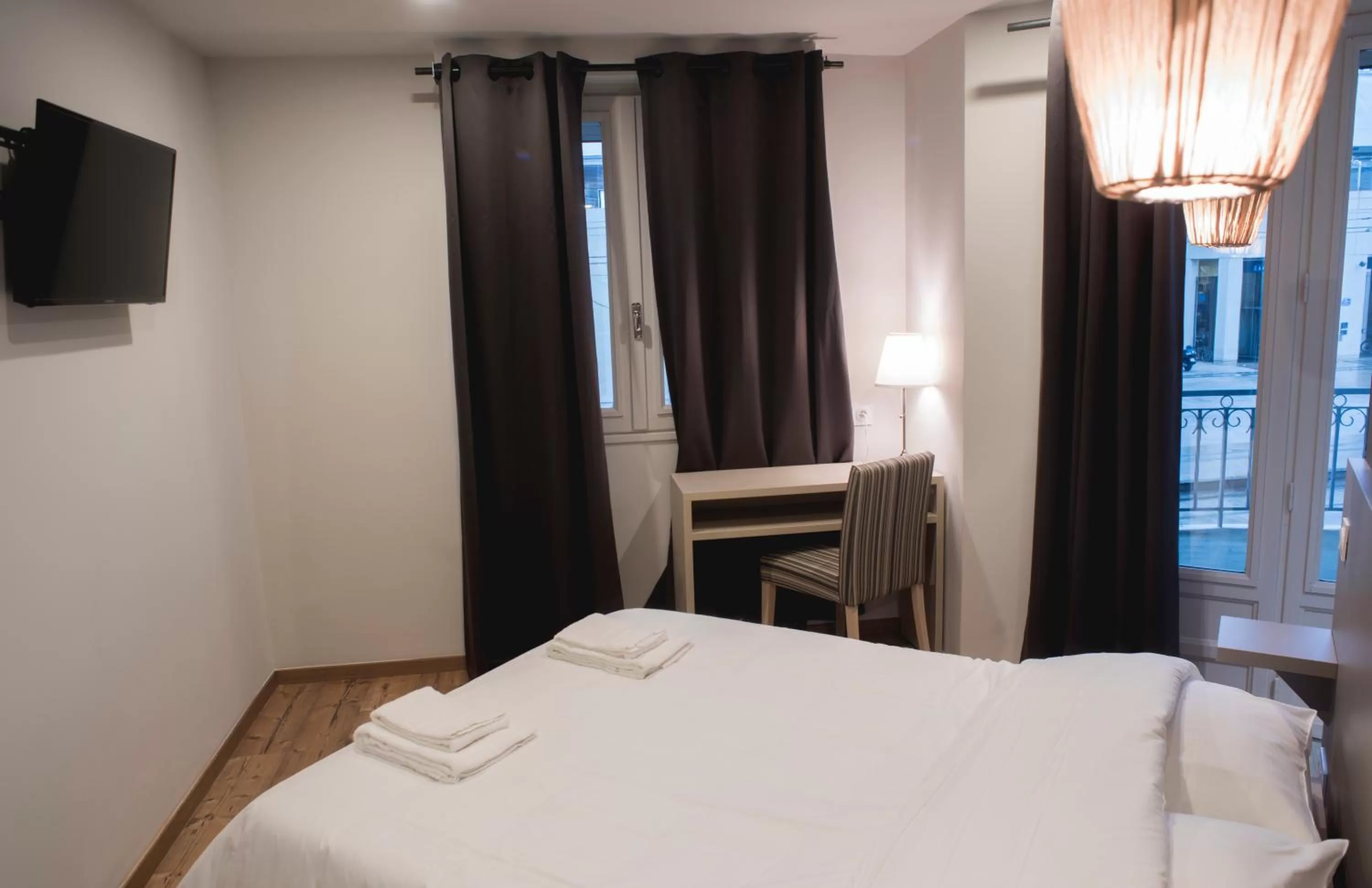 Bed in Hôtel Saint Roch Montpellier Centre