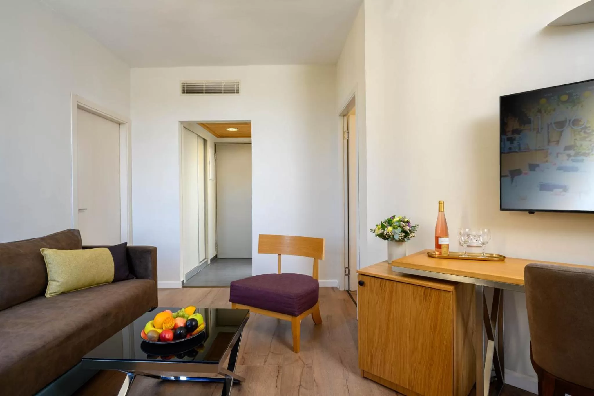 TV and multimedia in Prima Park Hotel Jerusalem