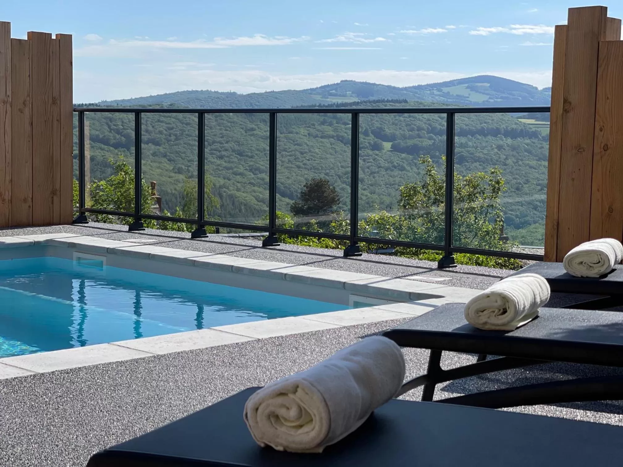 Mountain view in Logis Hôtel-Restaurant Au Vieux Morvan, au cœur de la Bourgogne, Piscine & Spa, Hôtel Climatisé