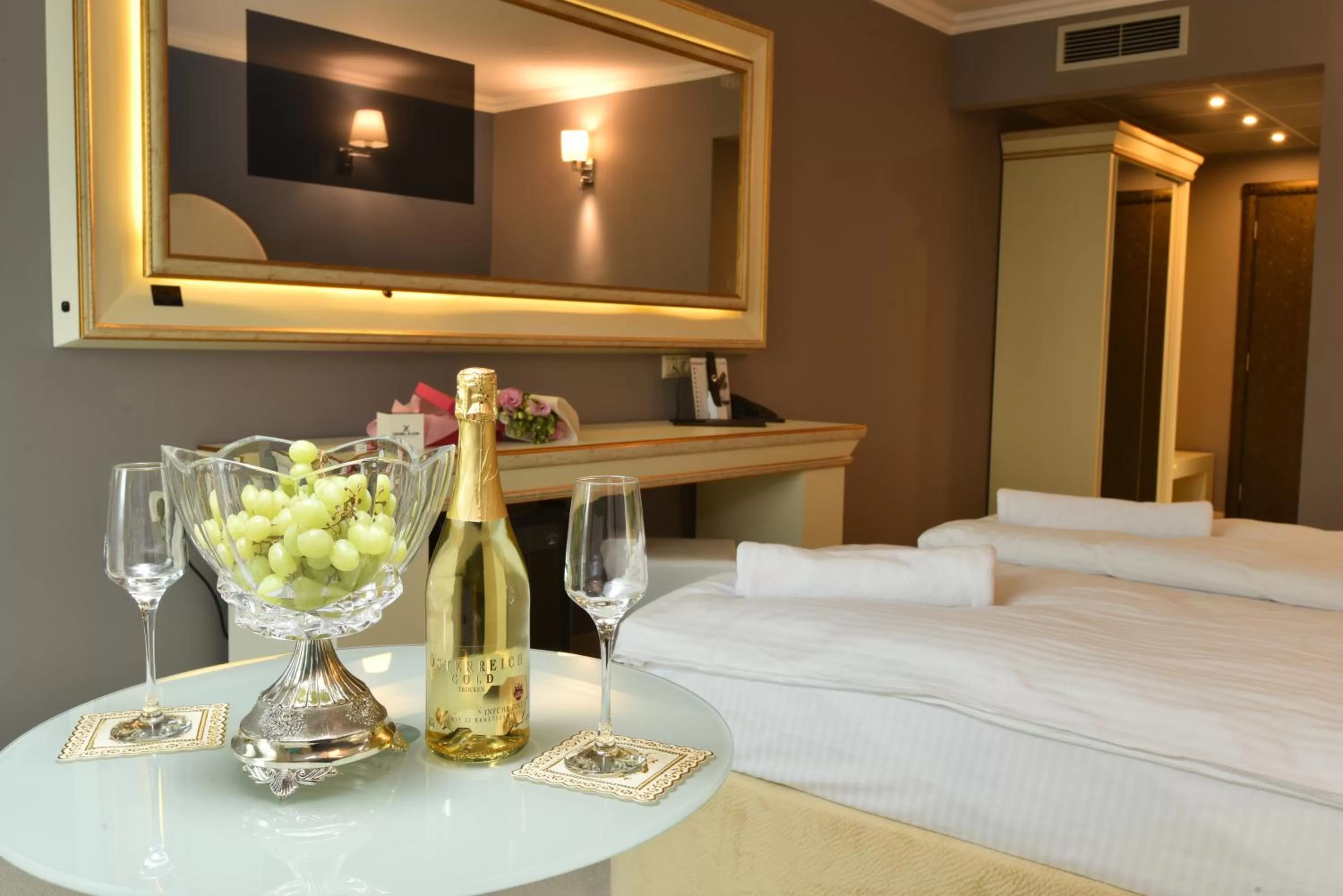 Seating area, Bed in Best Boutique Hotel