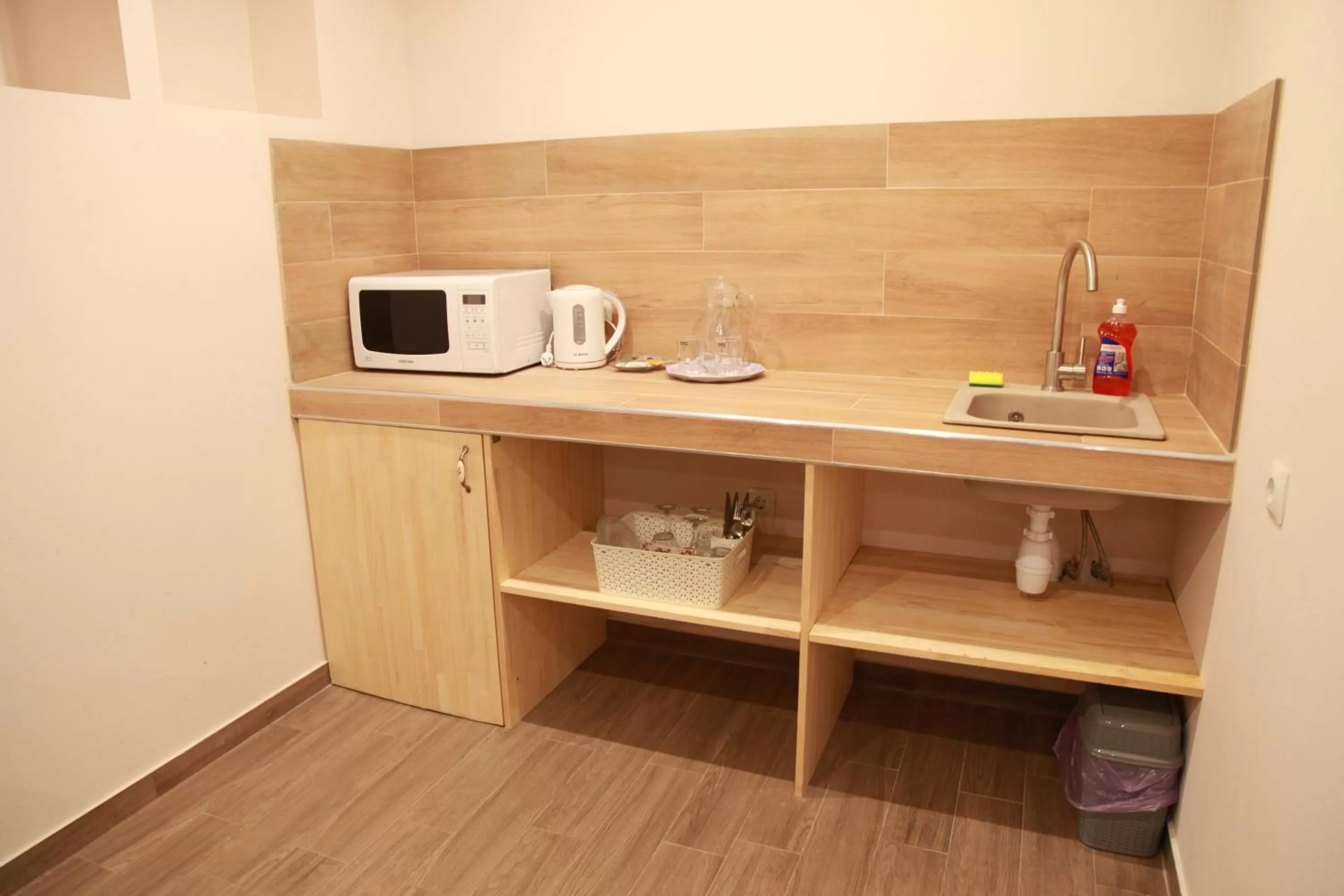 WINE & ROSE BOUTIQUE HOTEL