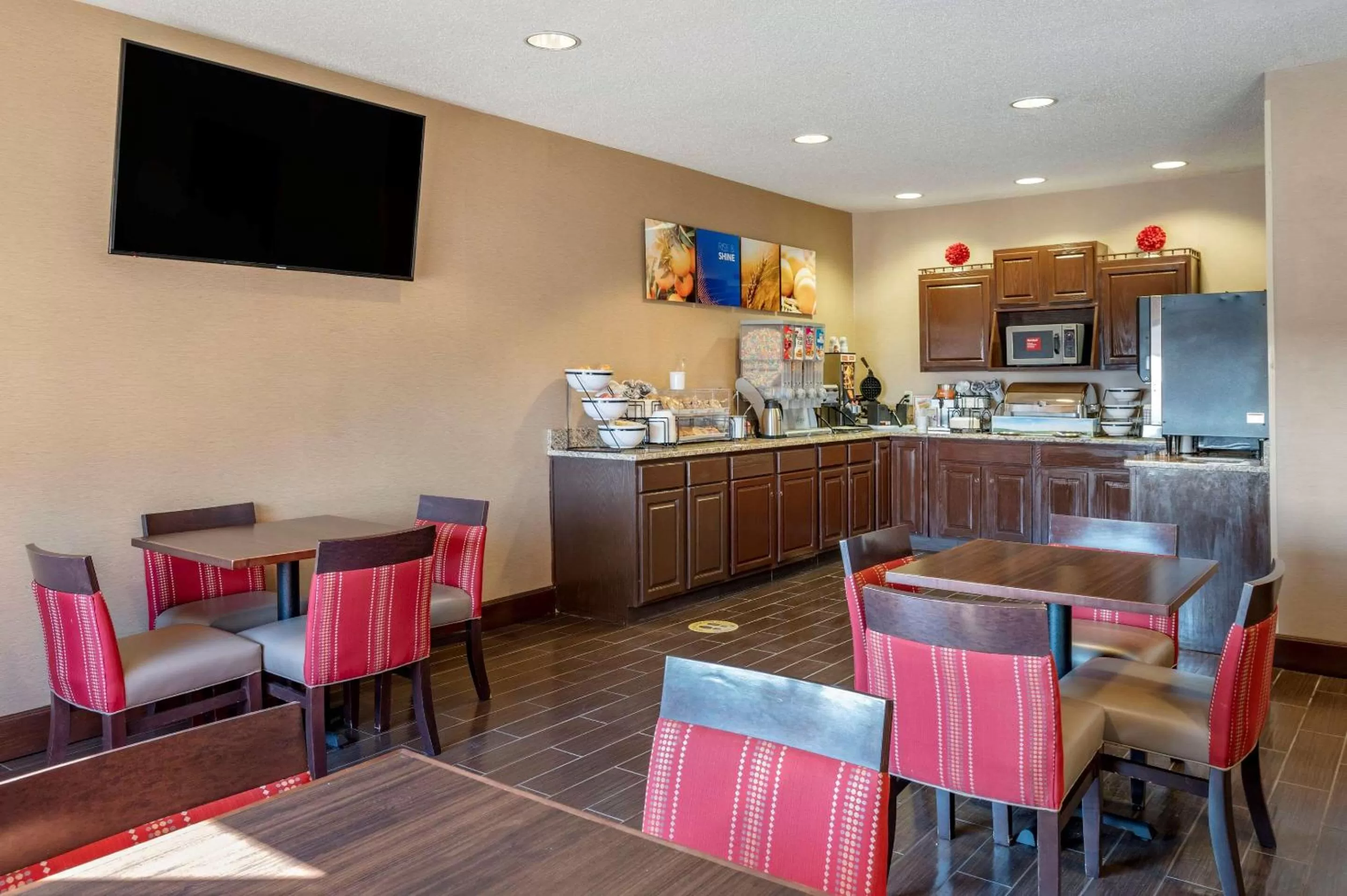 Restaurant/places to eat in Comfort Inn Shelbyville North
