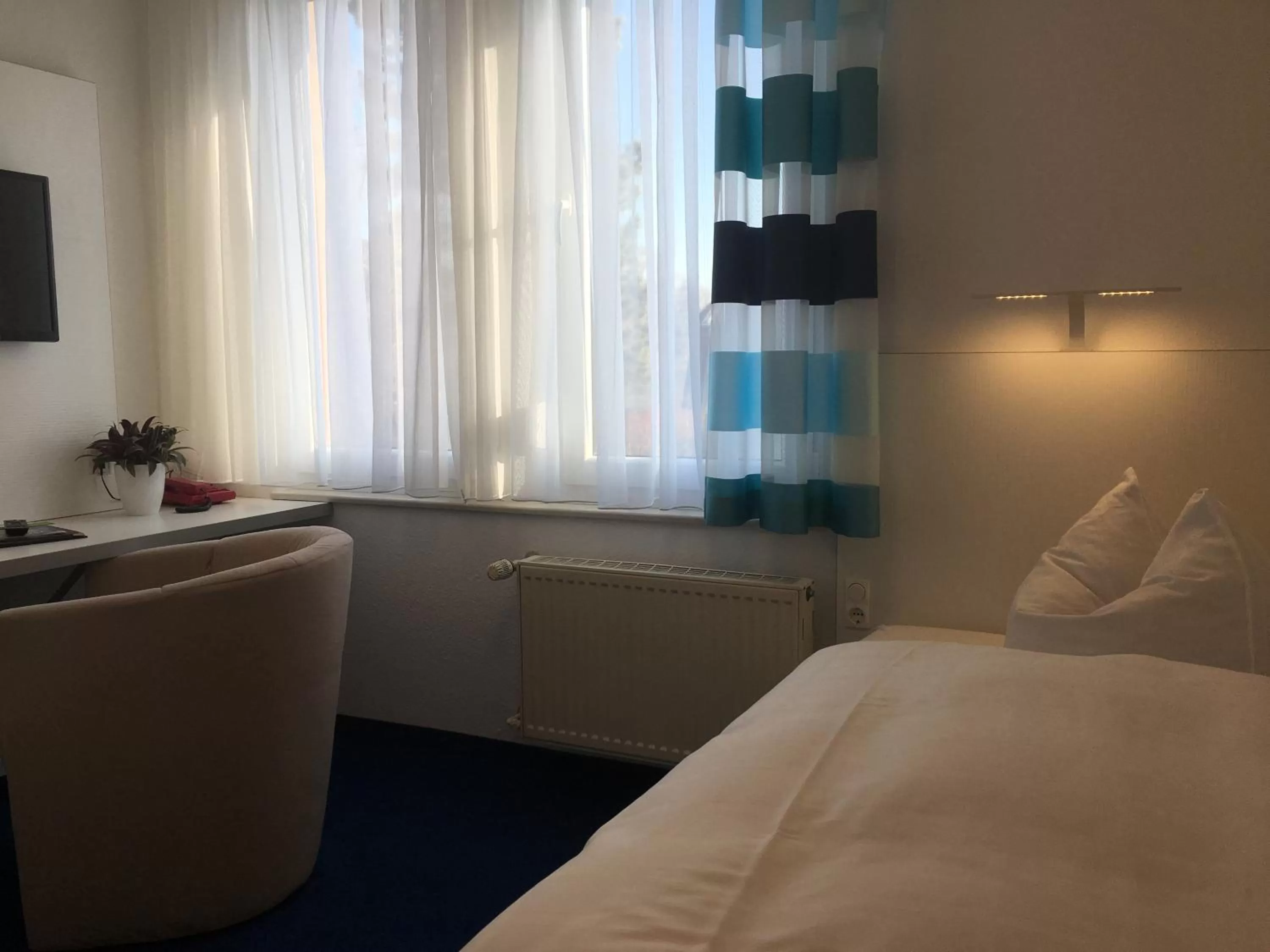 Photo of the whole room, Bed in Hotel & Restaurant Park Cafe ISA