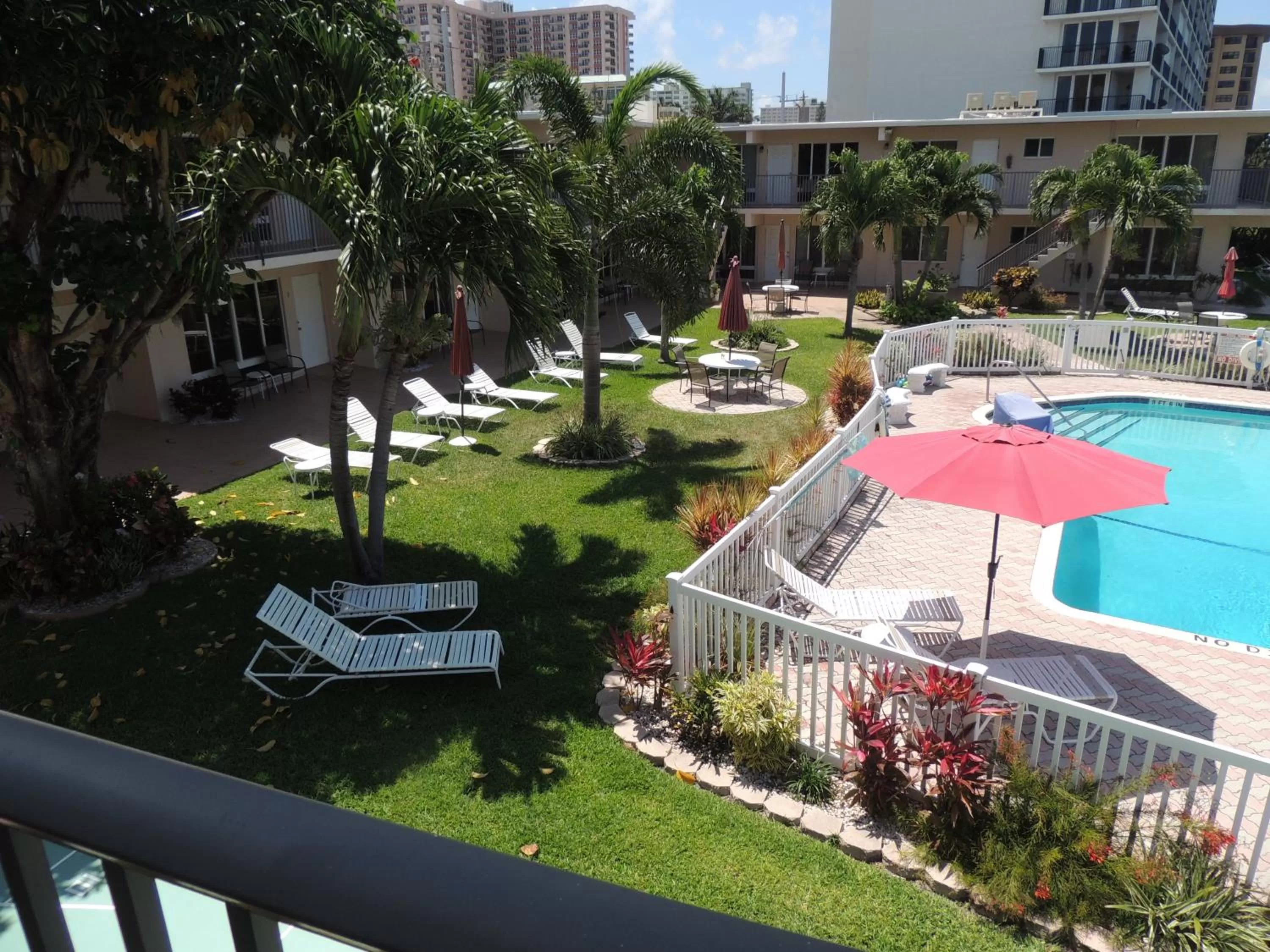 Swimming pool, Pool View in Aqua Mar Condos