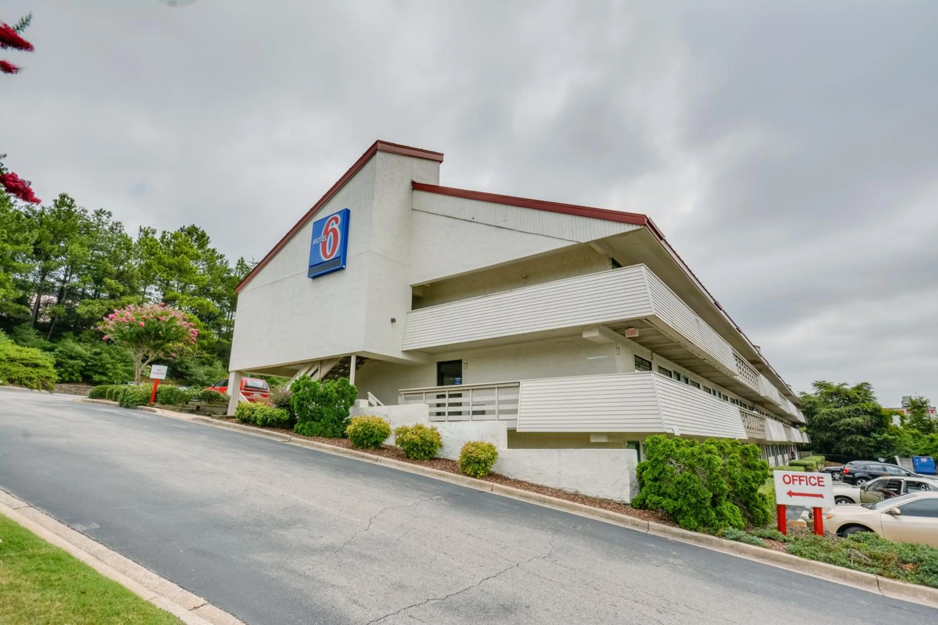 Property building in Motel 6-Birmingham, AL