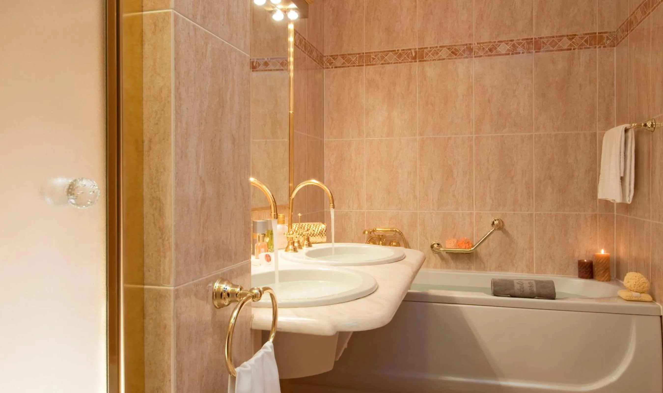 Bathroom in Grand Hotel Dino