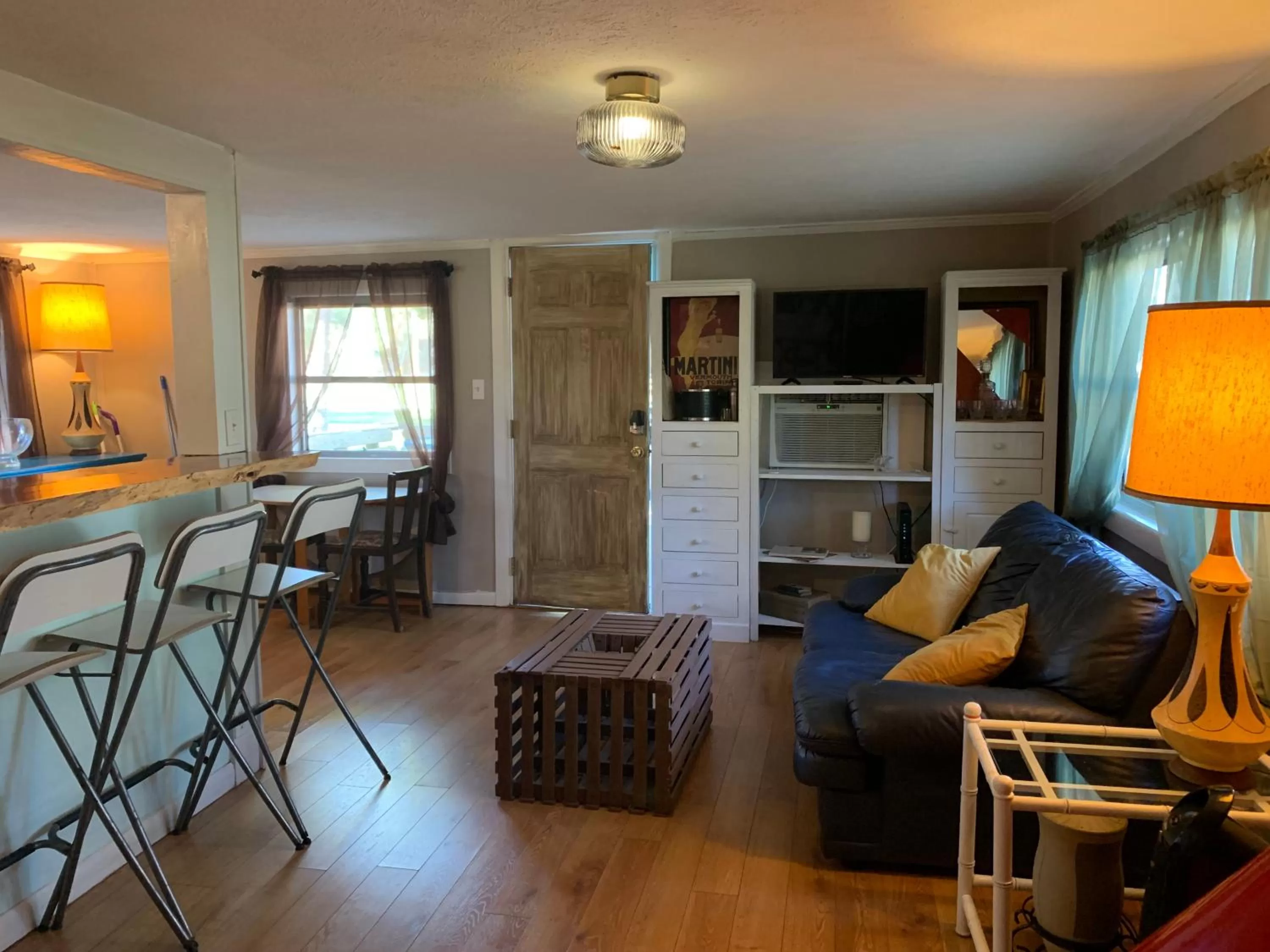 Living room in Nature Coast Inn & Cottages