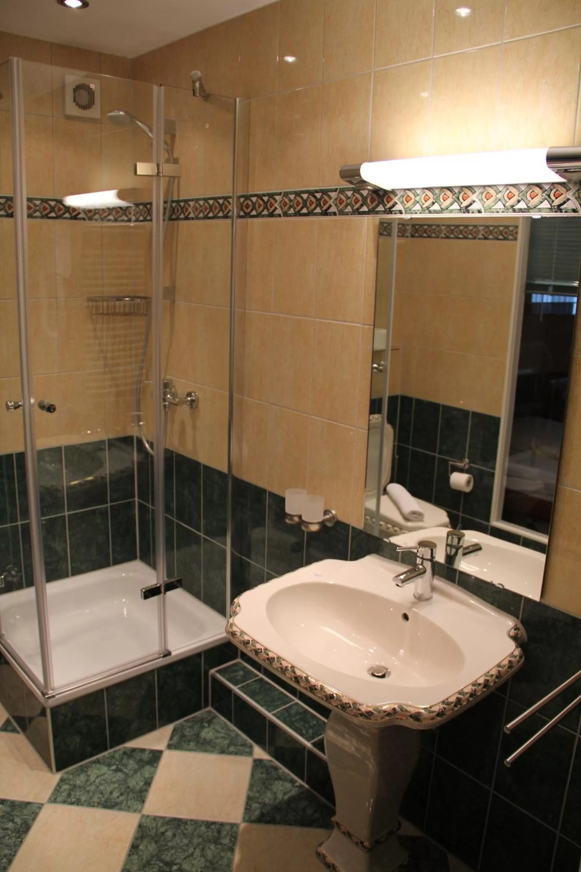 Bathroom in Wali's Hotel